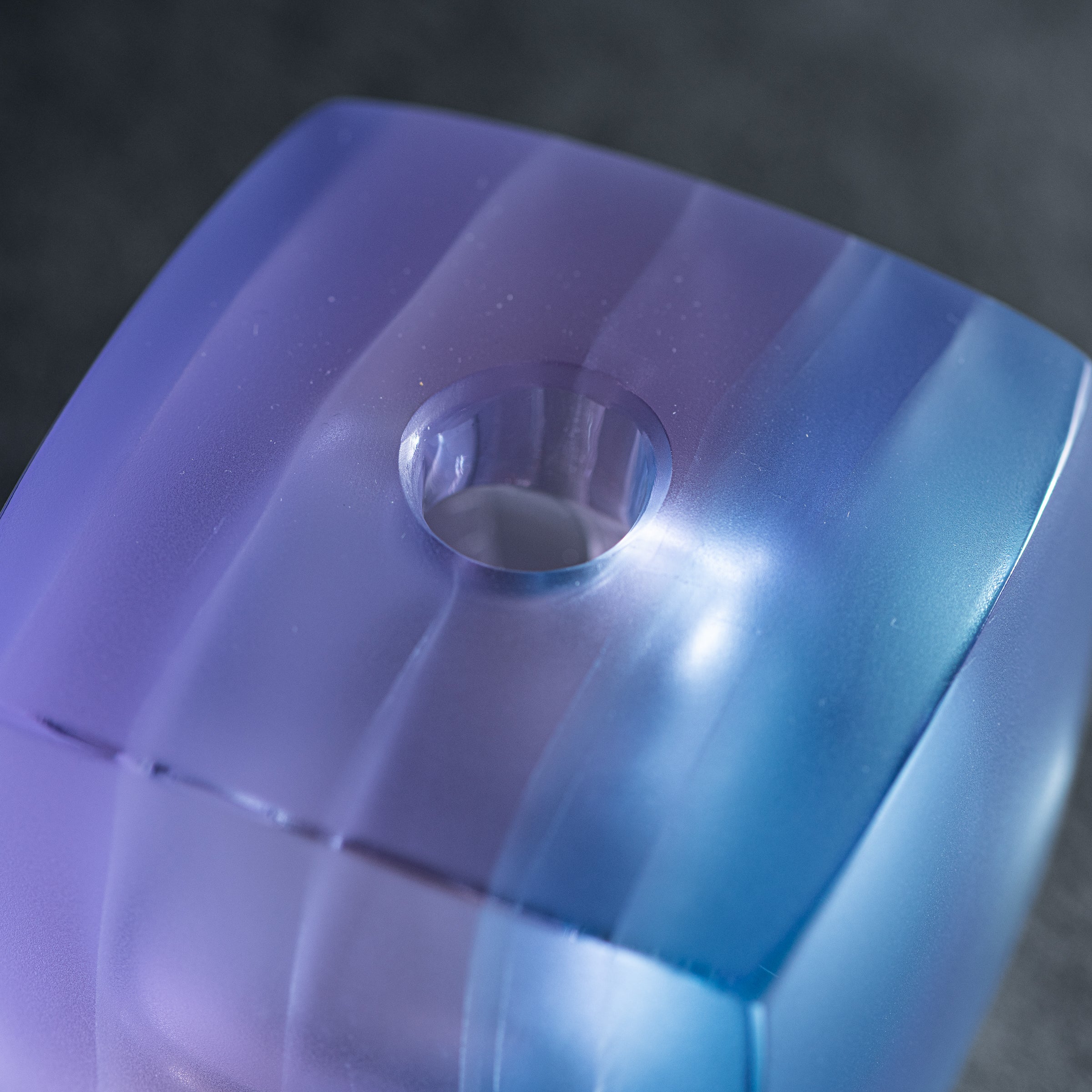 Erinnerungen an Farben Violett Kleine Einzelblumenvase „Twilight“