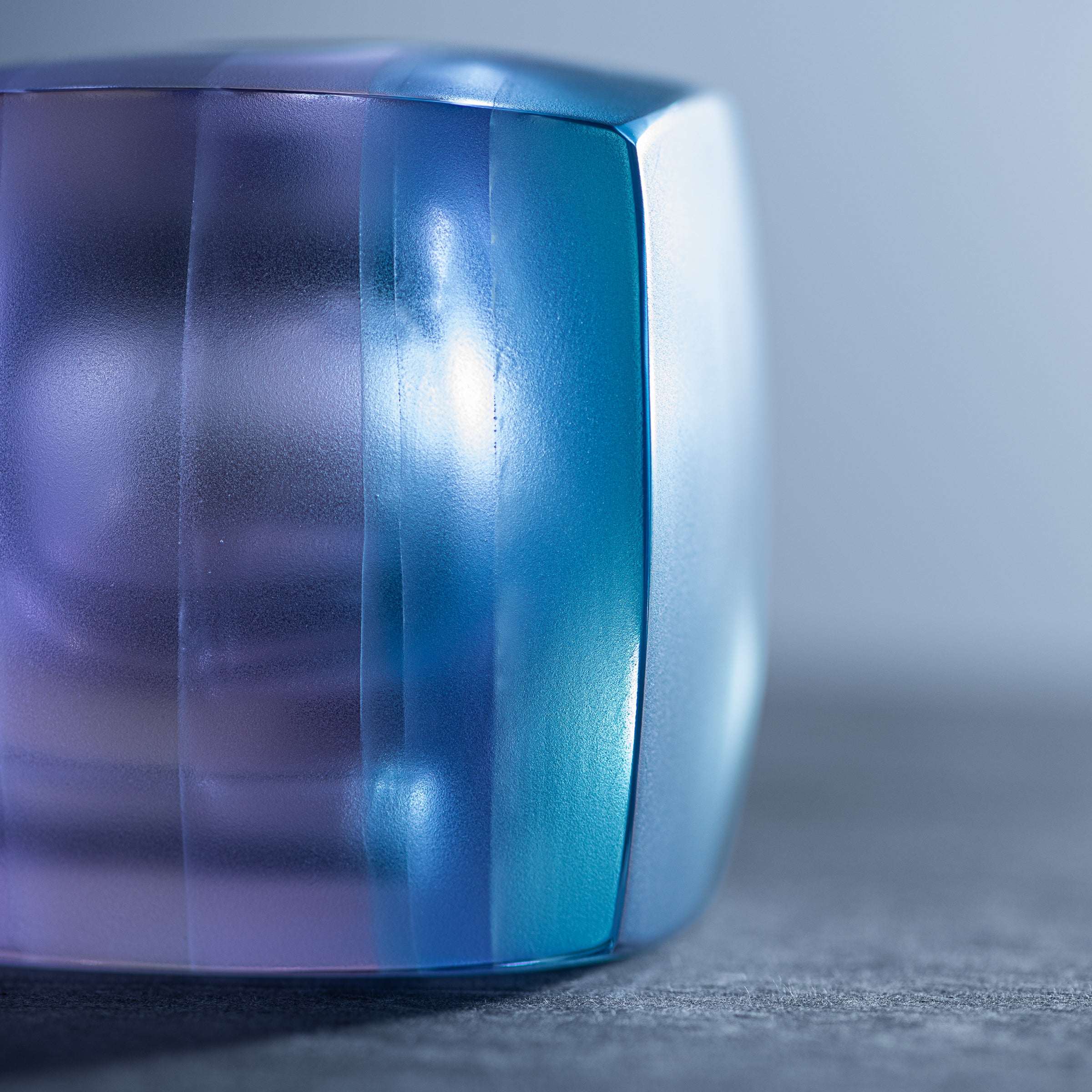 Erinnerungen an Farben Violett Kleine Einzelblumenvase „Twilight“