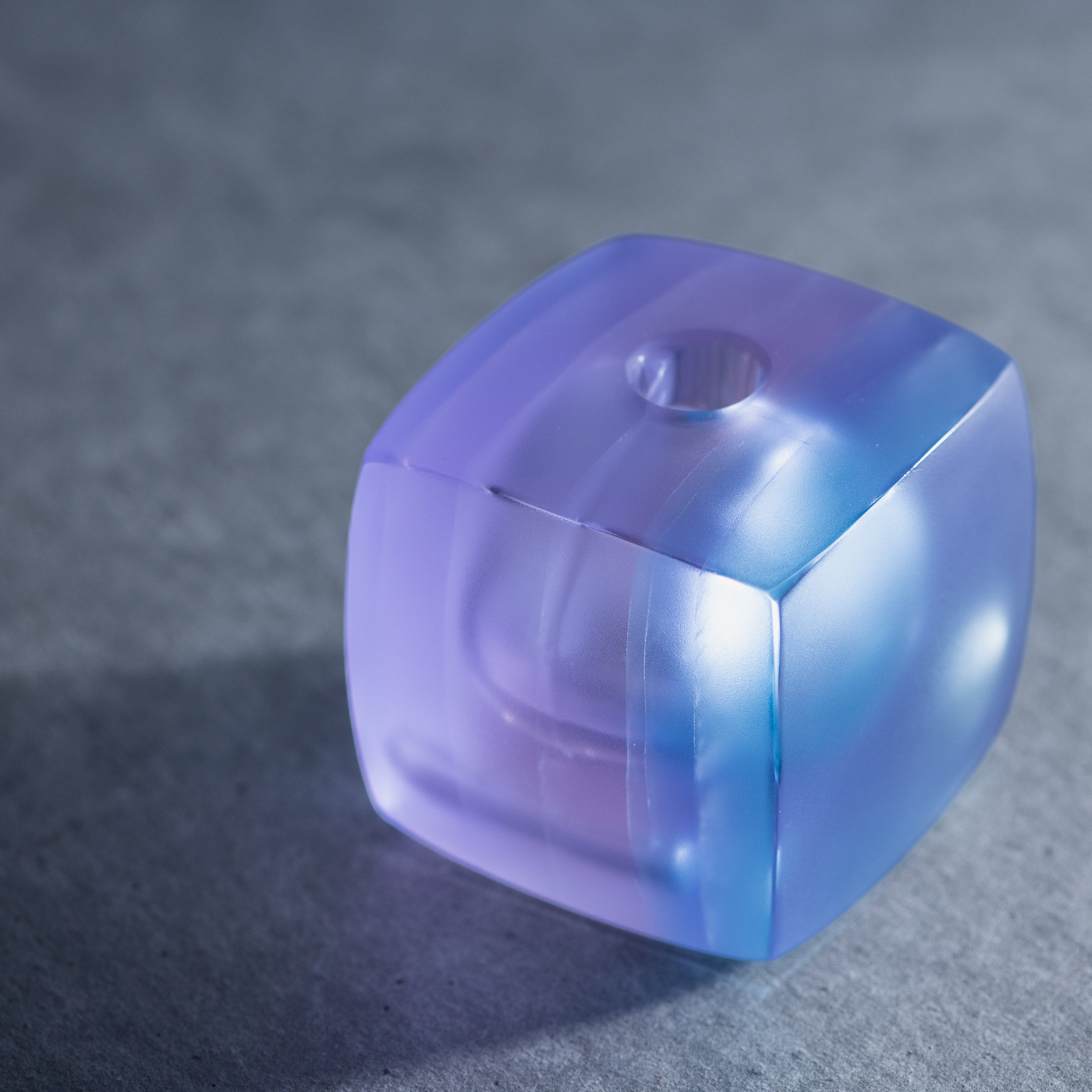 Erinnerungen an Farben Violett Kleine Einzelblumenvase „Twilight“