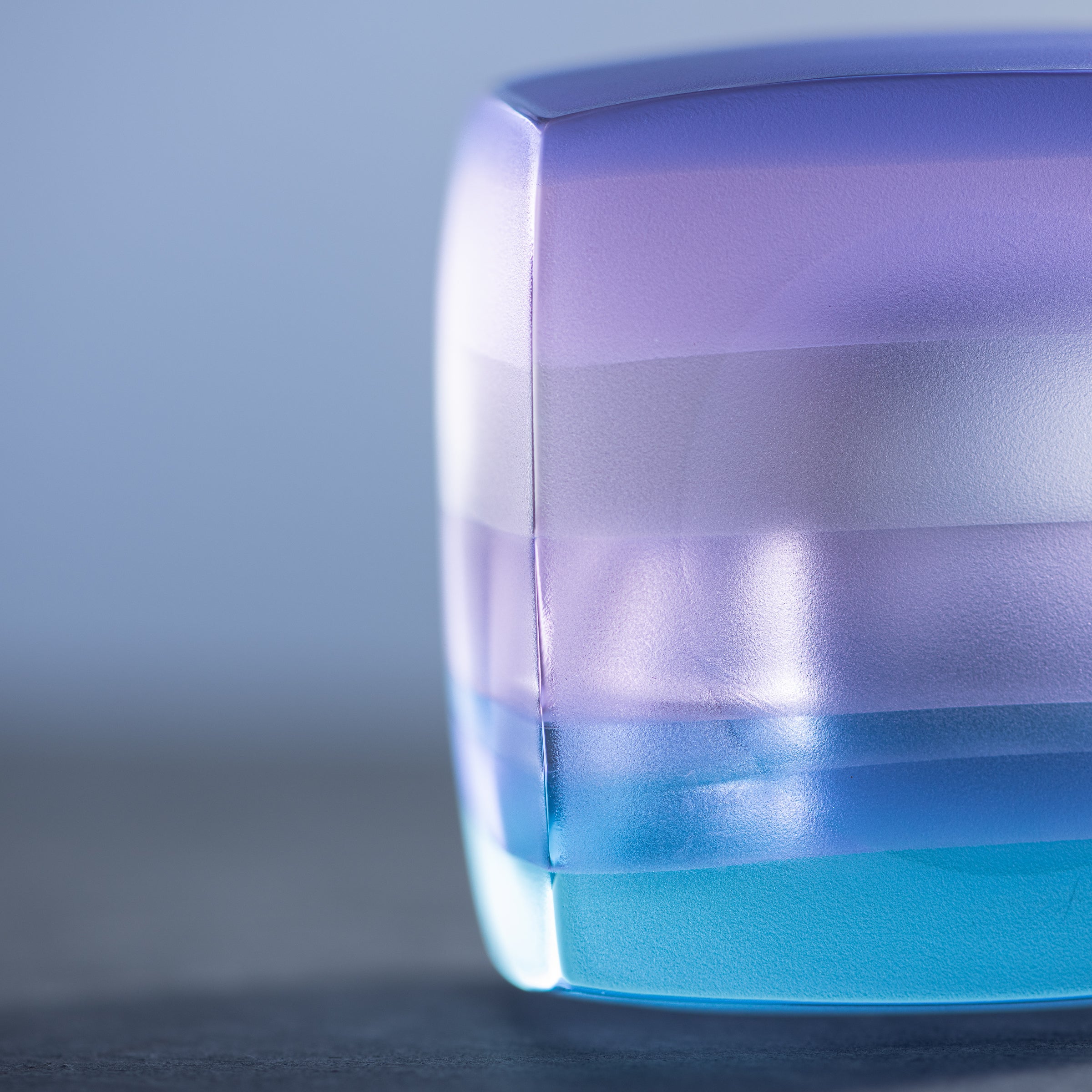 Erinnerungen an Farben Violett Kleine Einzelblumenvase „Twilight“
