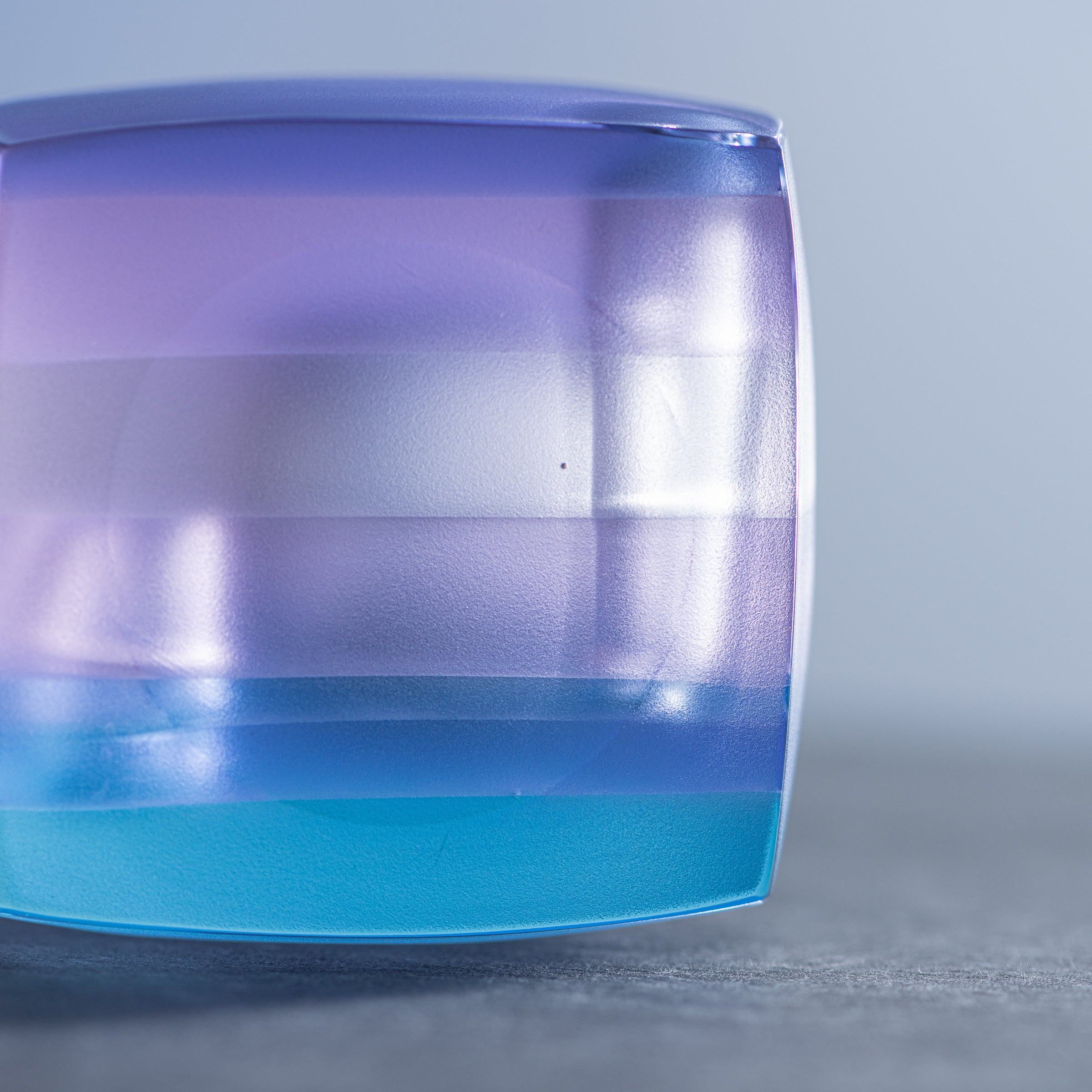 Erinnerungen an Farben Violett Kleine Einzelblumenvase „Twilight“
