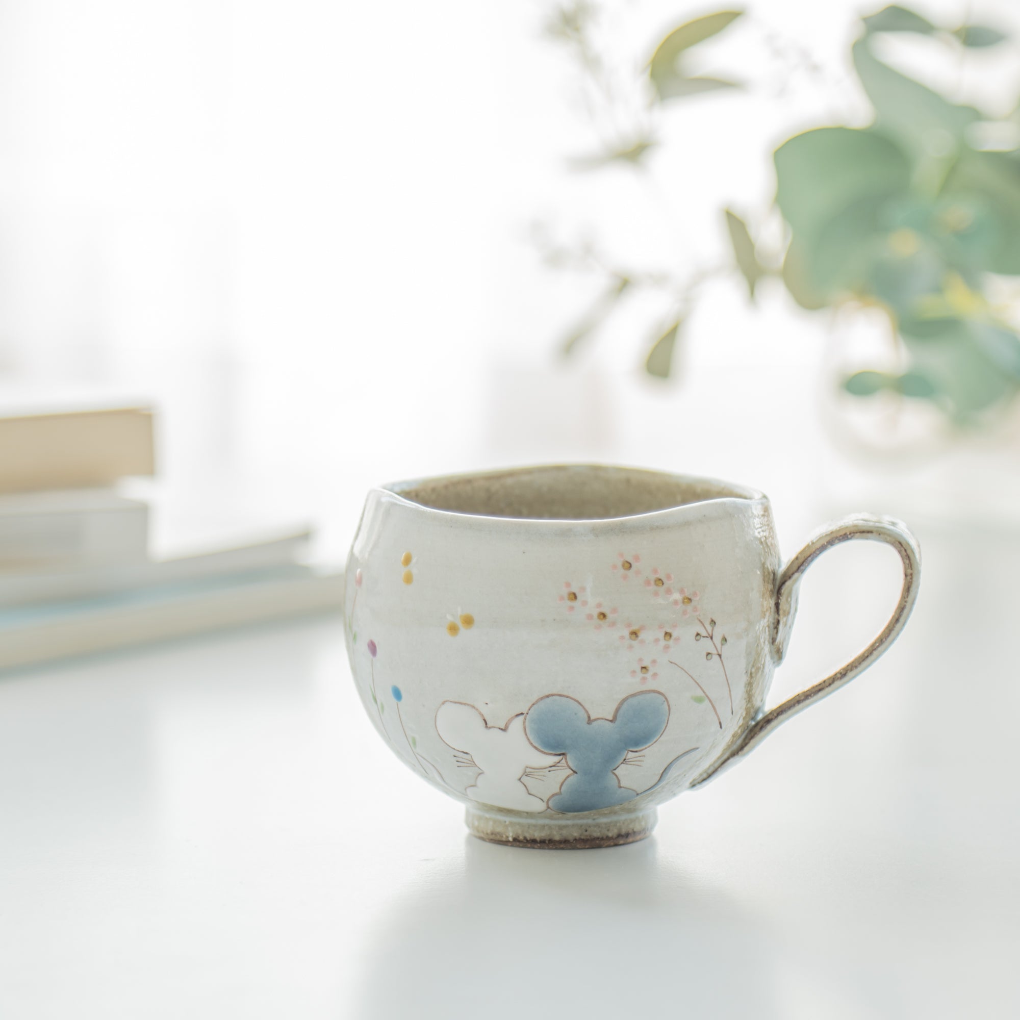 Animals in Sunny Spot Round Mug