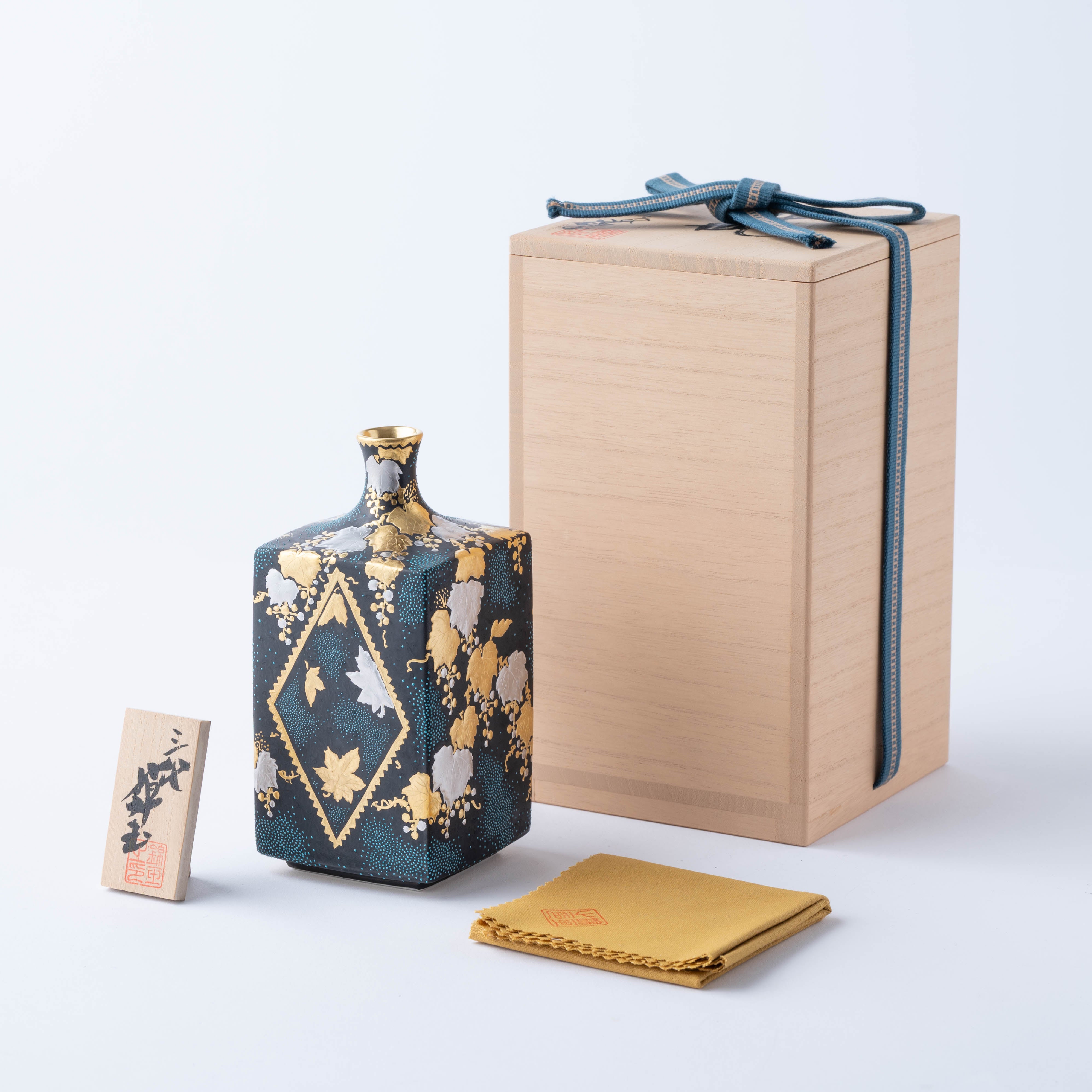 Morikin Aochibu Grape with Sakura and Maple Leaves Vase
