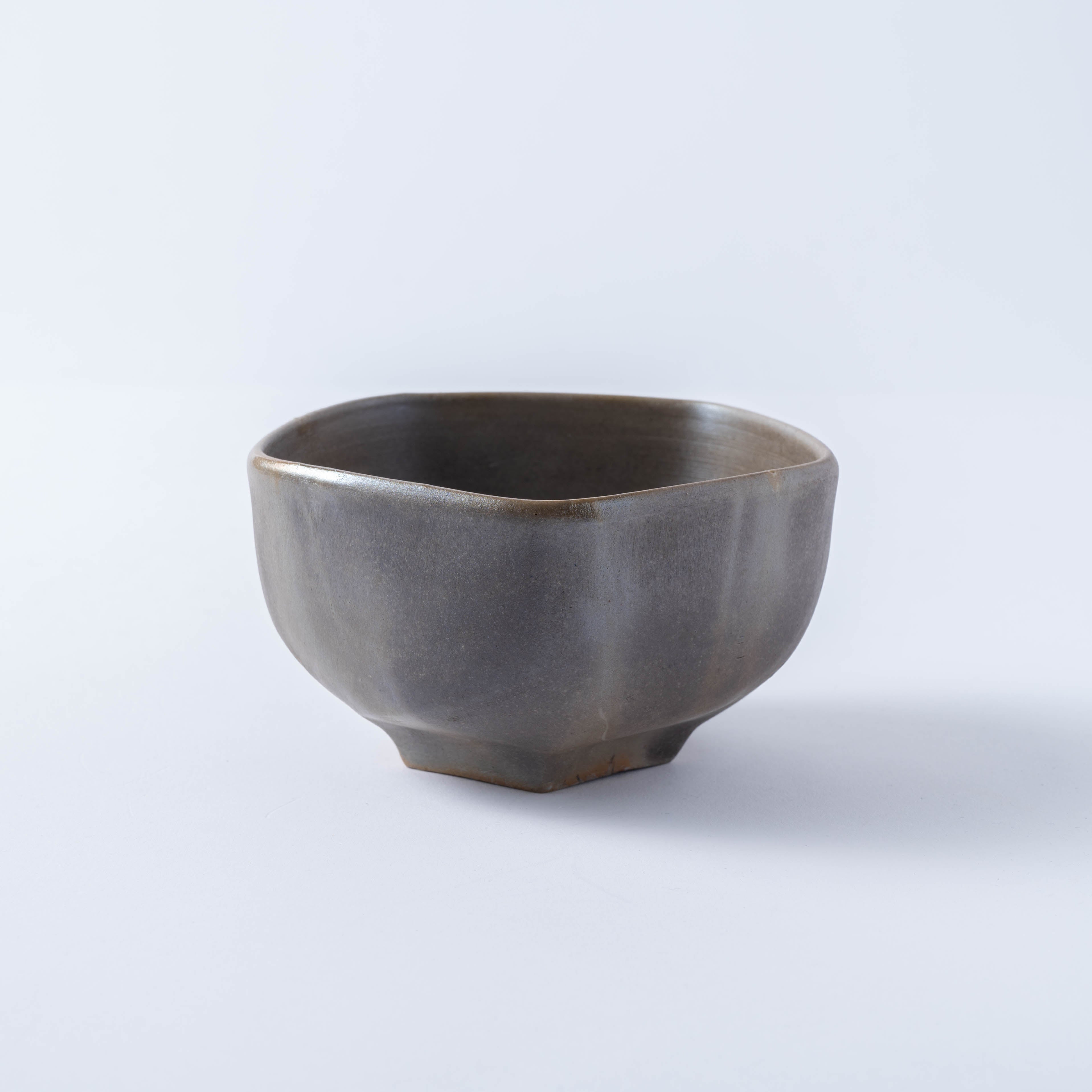 Ao-Bizen Five-Sided Matcha Bowl