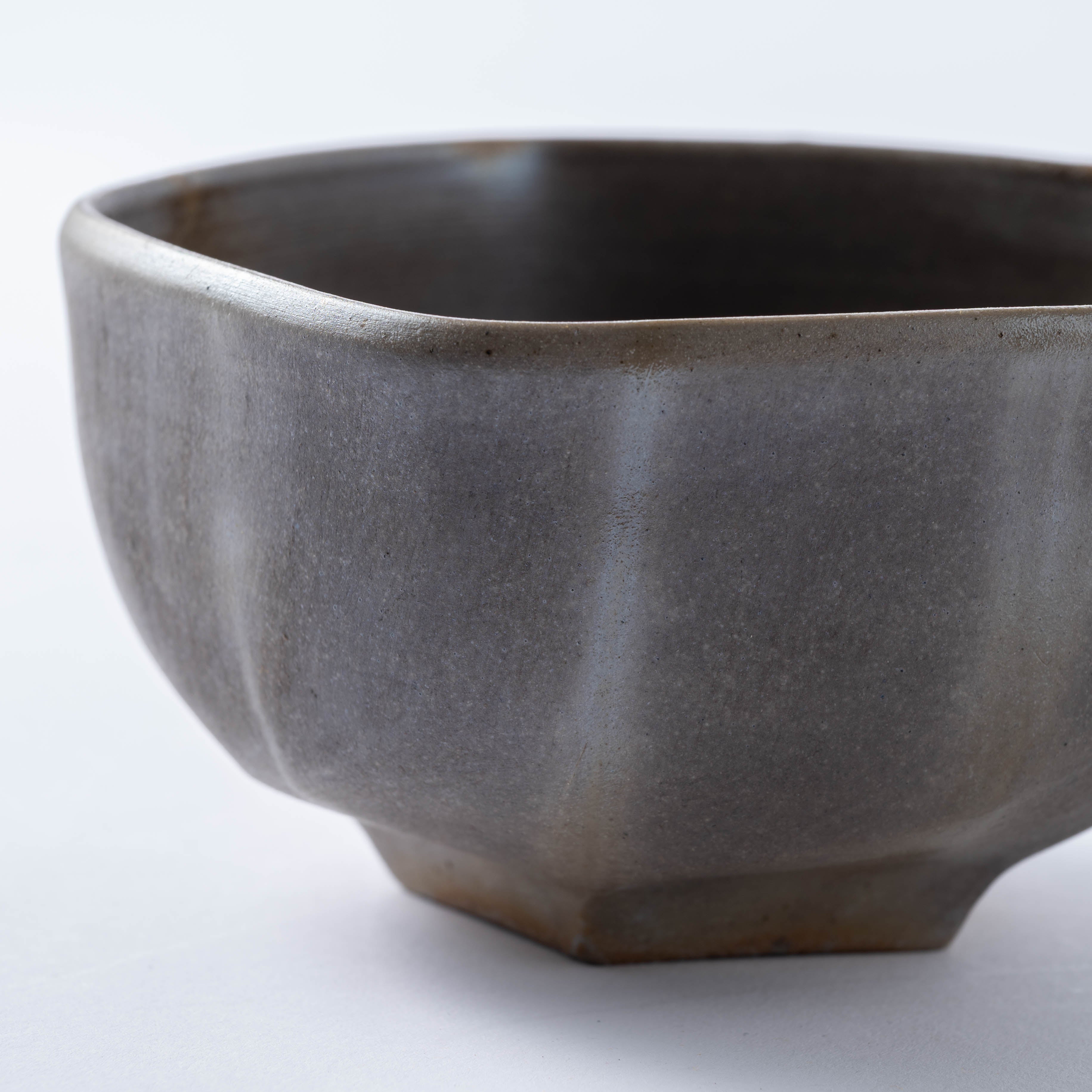 Ao-Bizen Five-Sided Matcha Bowl
