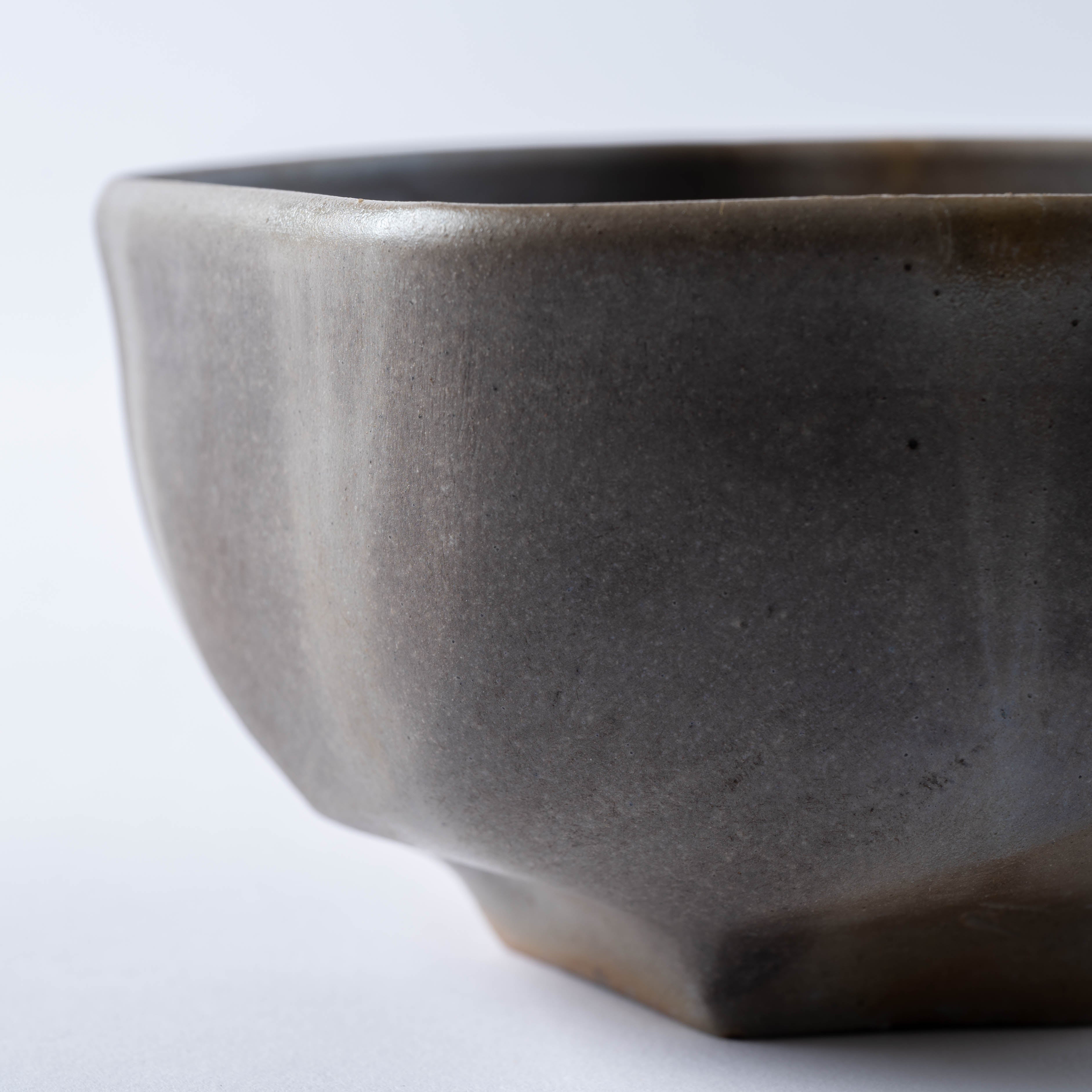 Ao-Bizen Five-Sided Matcha Bowl