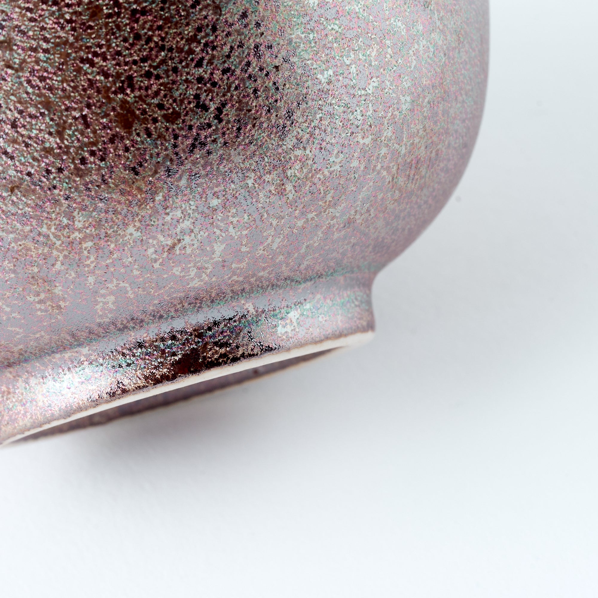 Taza de té japonesa esmaltada con cristales verdes