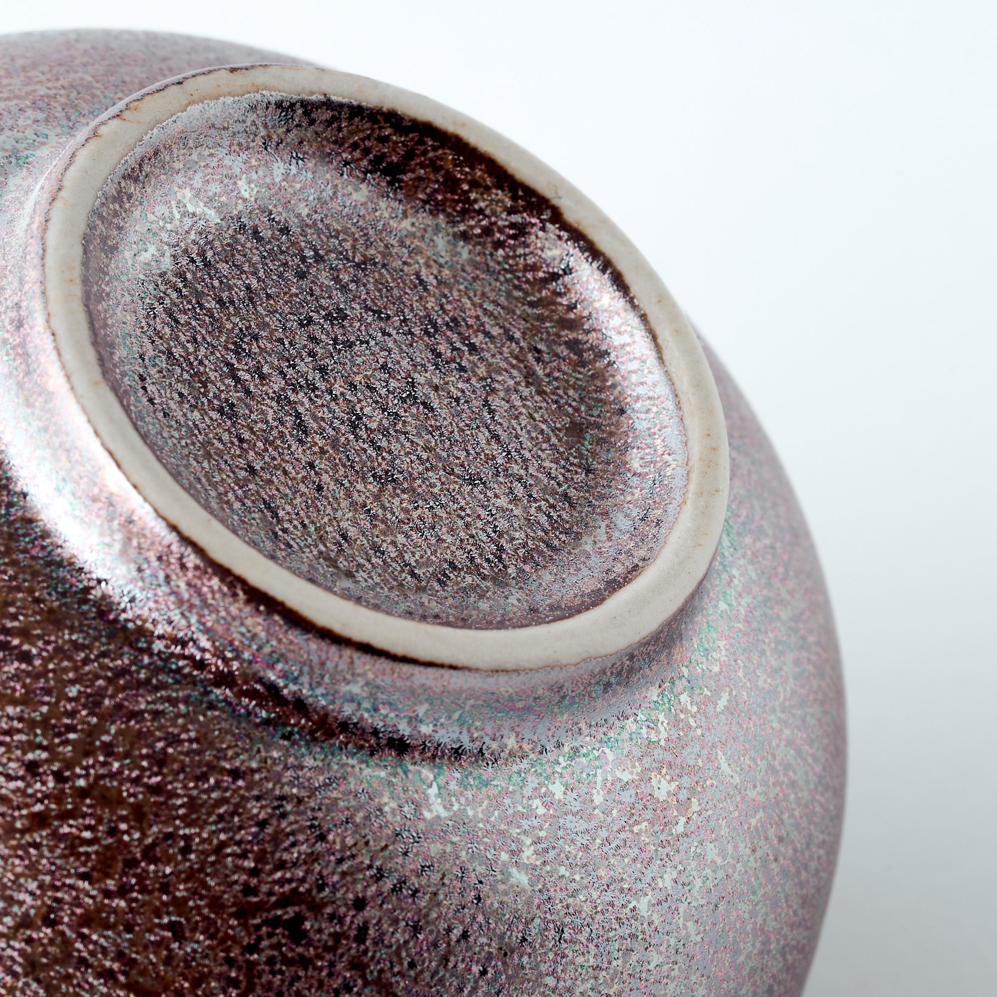 Taza de té japonesa esmaltada con cristales verdes
