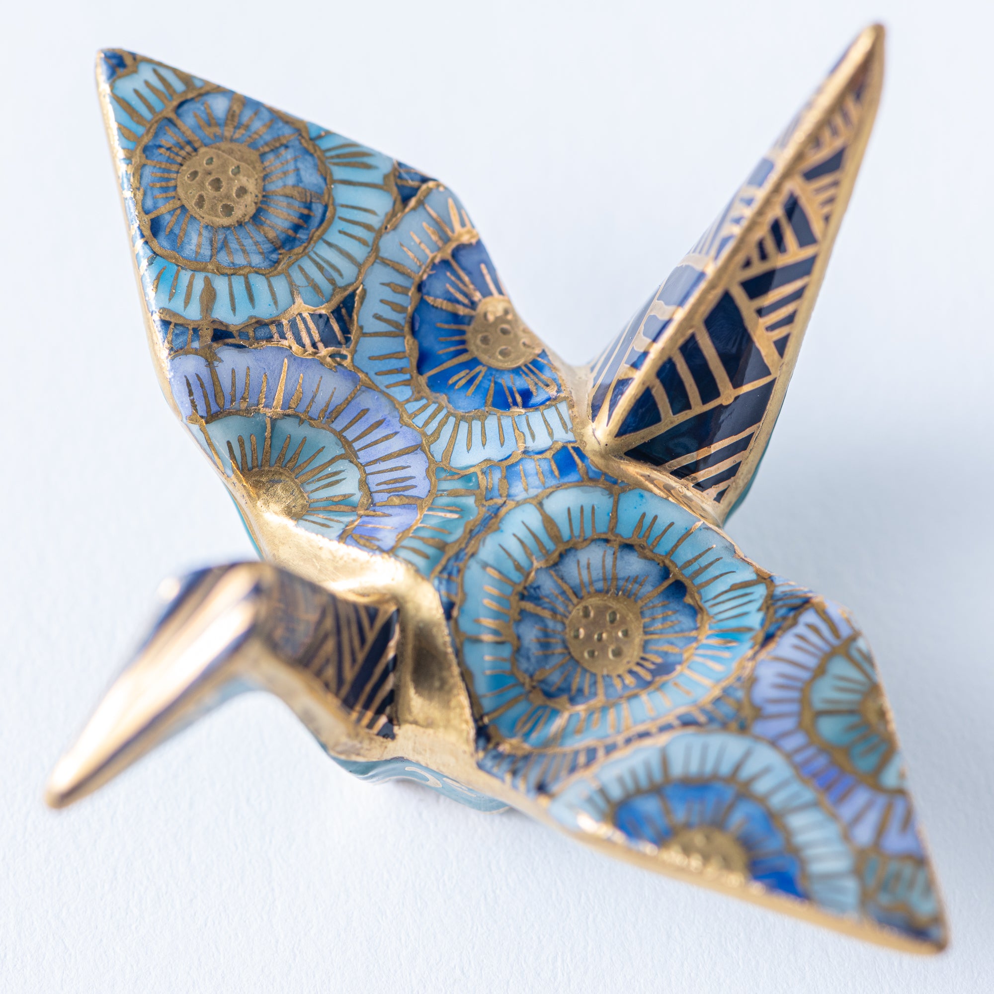 Adorno de Grulla con Flores Azules