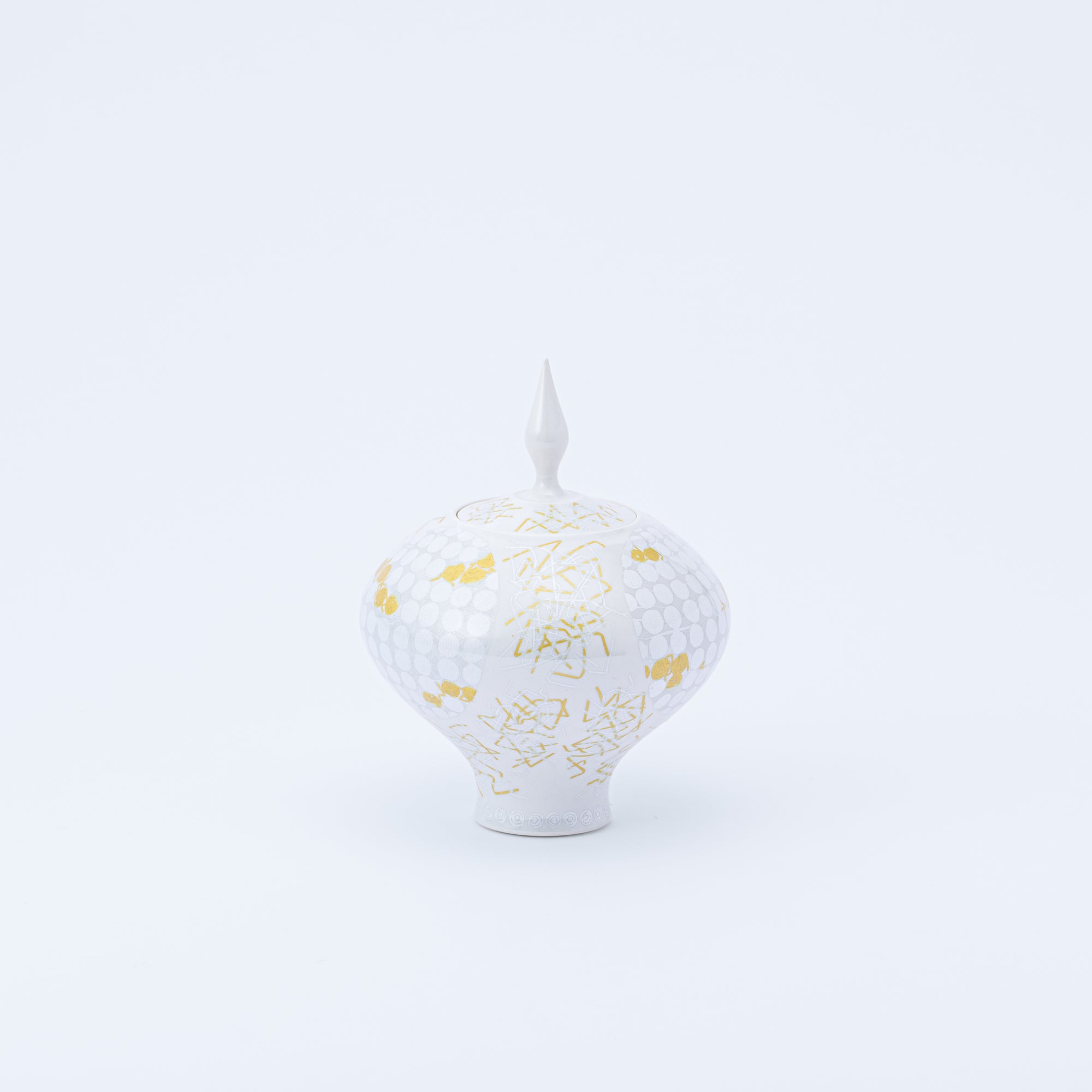 Yuri-Ginsai White Silver Circular Pattern Lidded Vase
