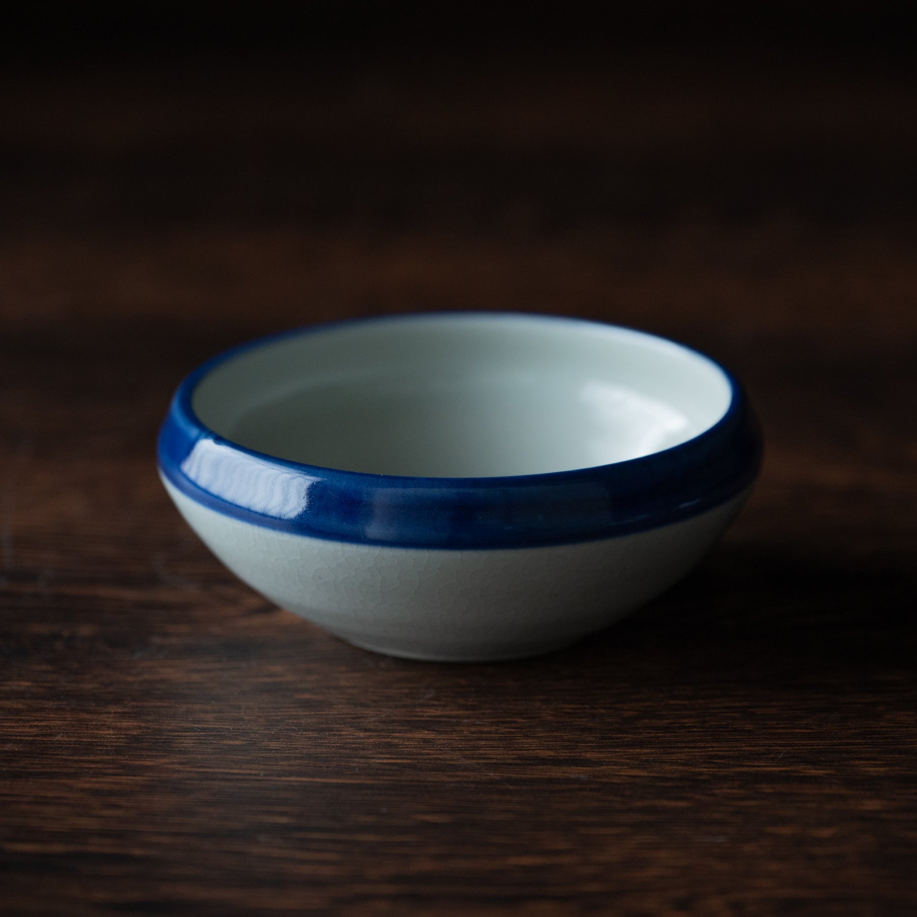 Petit bol Kobachi à bordure bleue au pinceau
