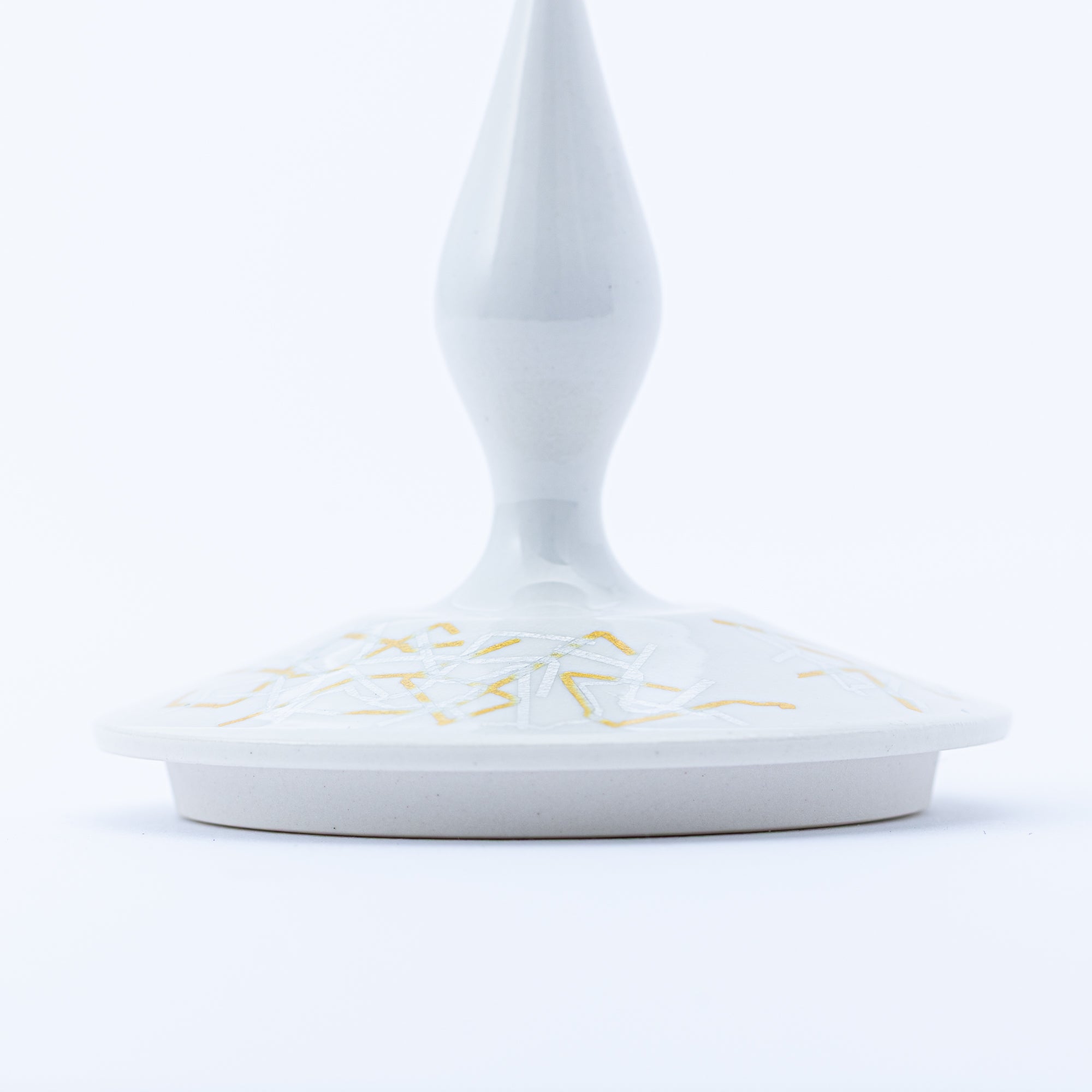 Yuri-Ginsai White Silver Circular Pattern Lidded Vase