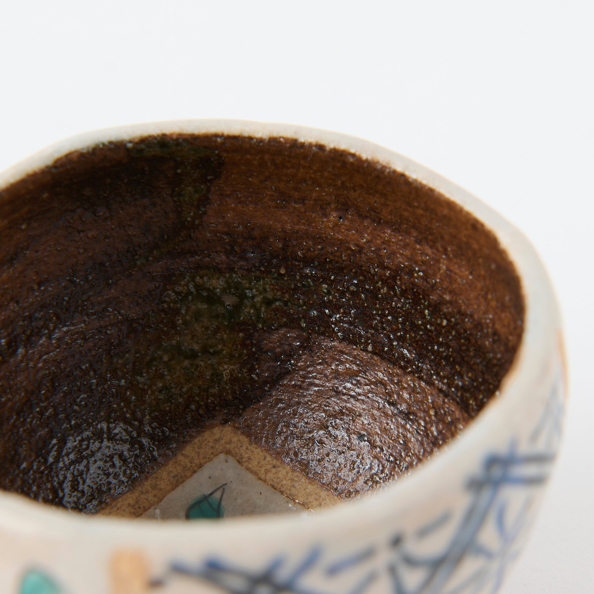 Coupe à saké Guinomi décorée de fleurs