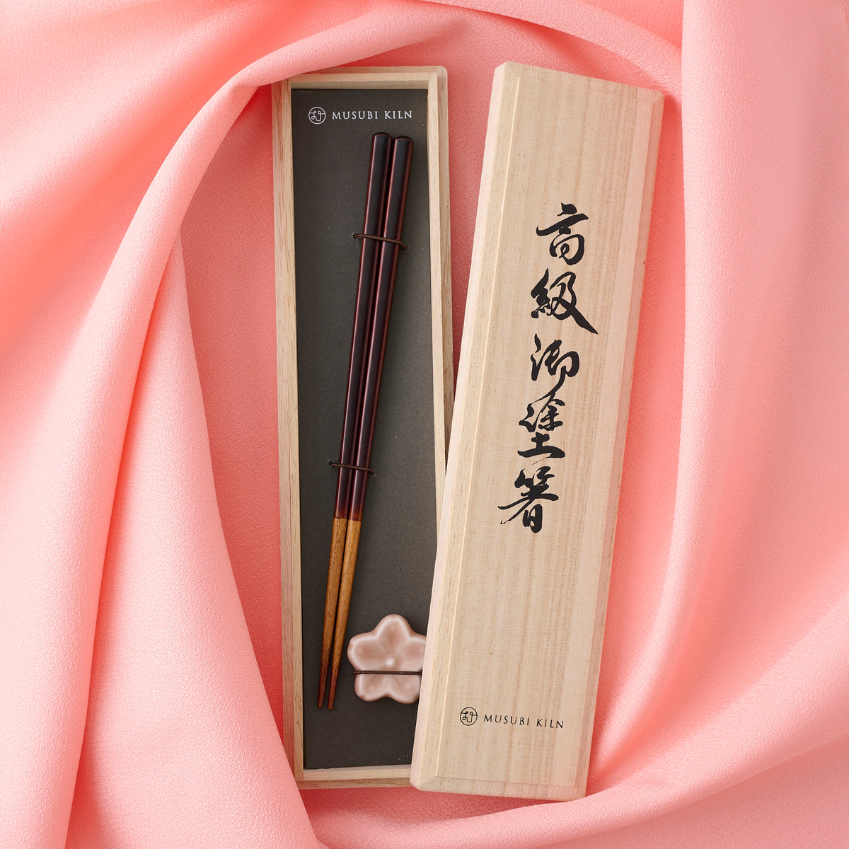 Palillos de Laca Joboji Sakura con Reposapalillos