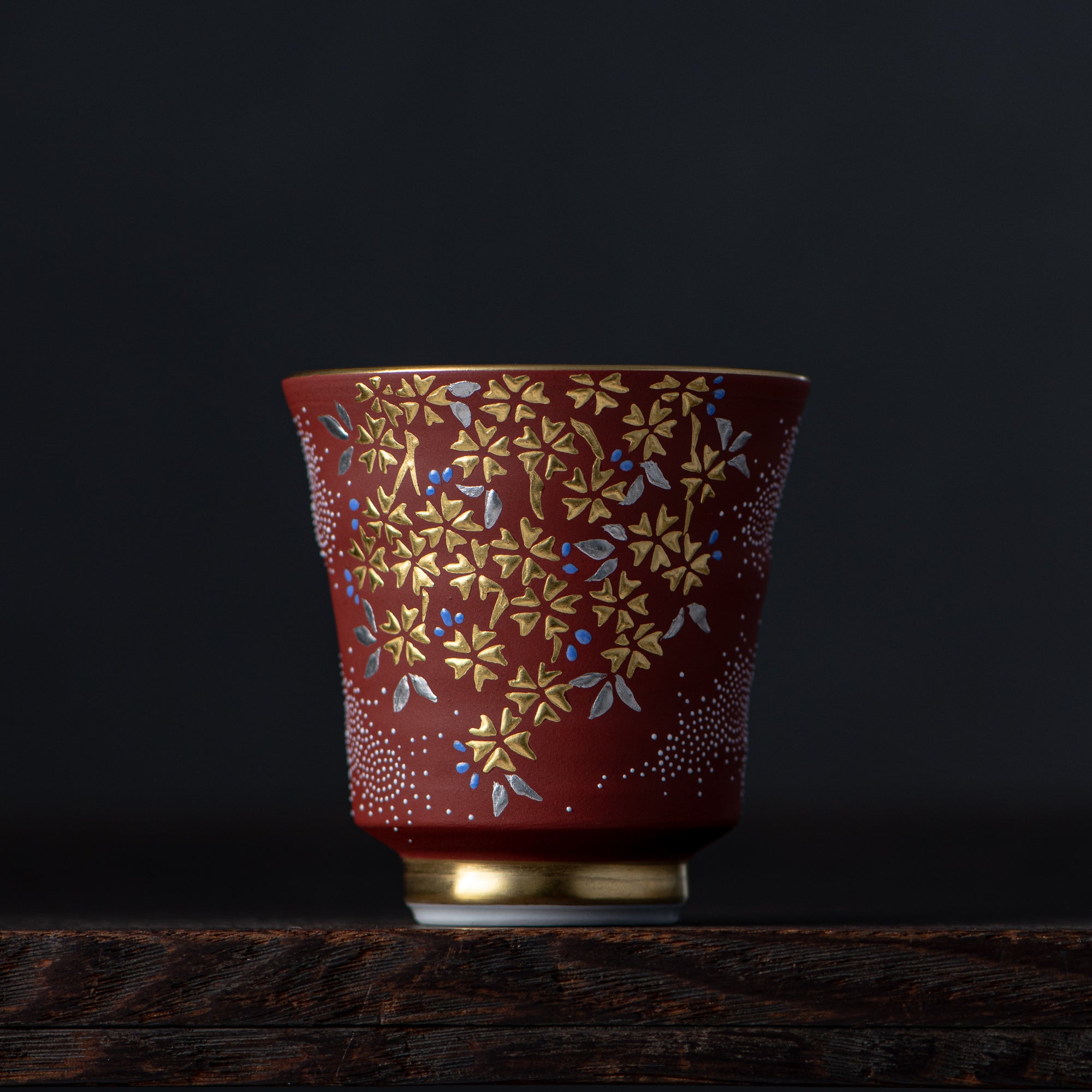 Copa de sake Morikin Shirochibu con sakura llorón rojo