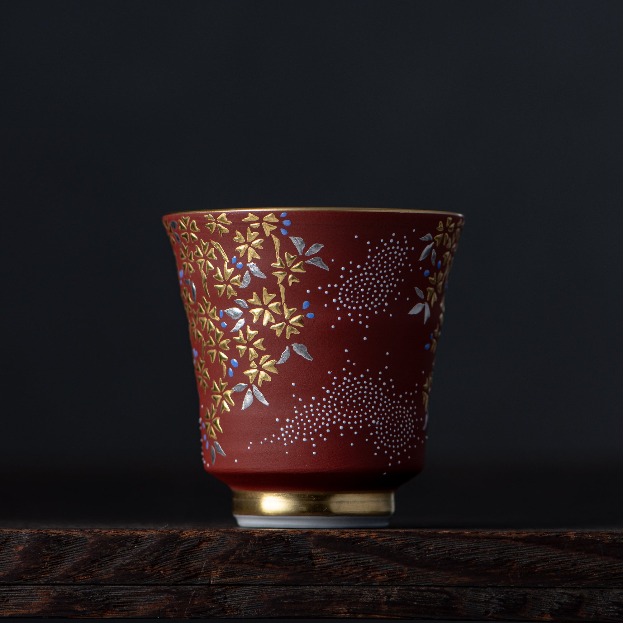 Copa de sake Morikin Shirochibu con sakura llorón rojo