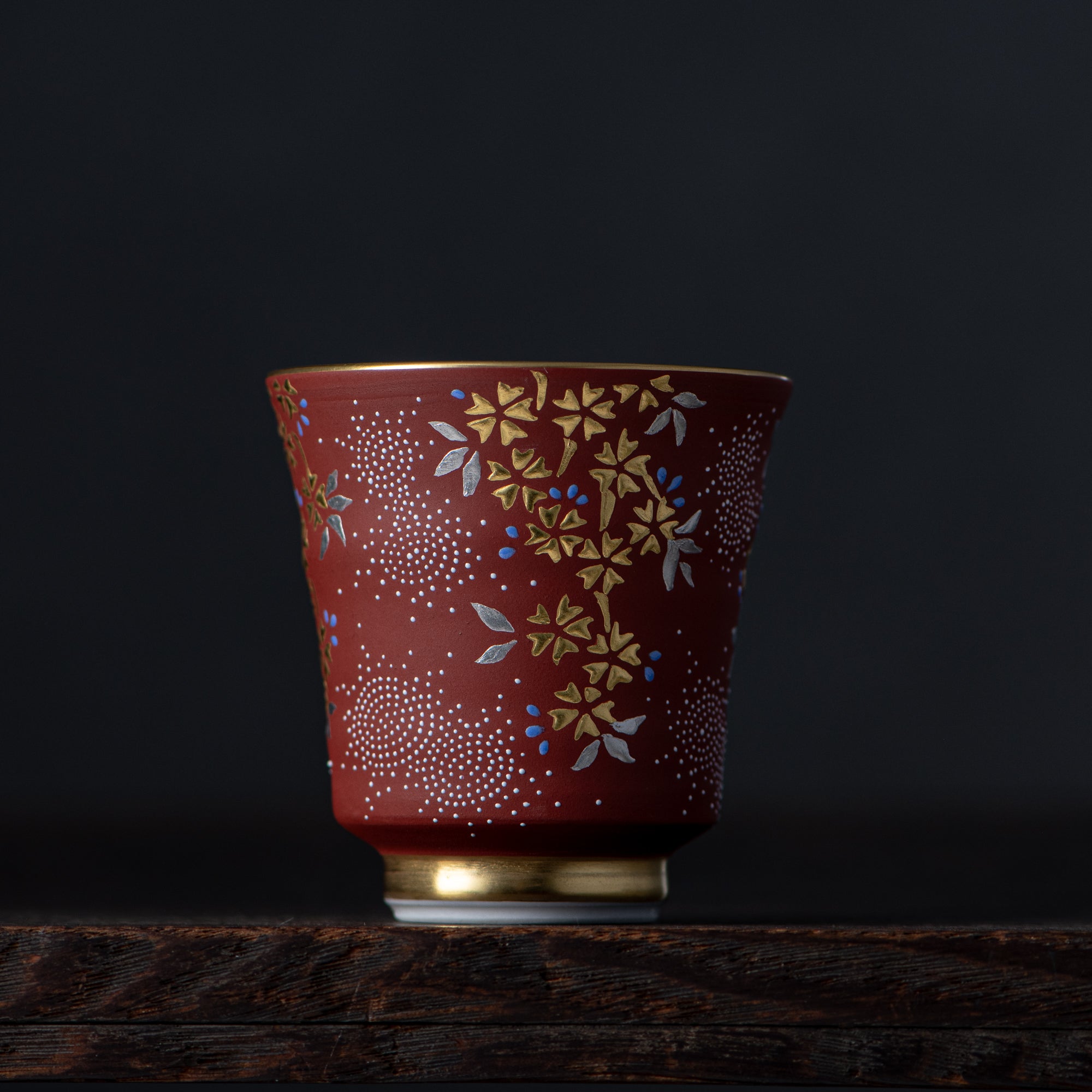 Copa de sake Morikin Shirochibu con sakura llorón rojo