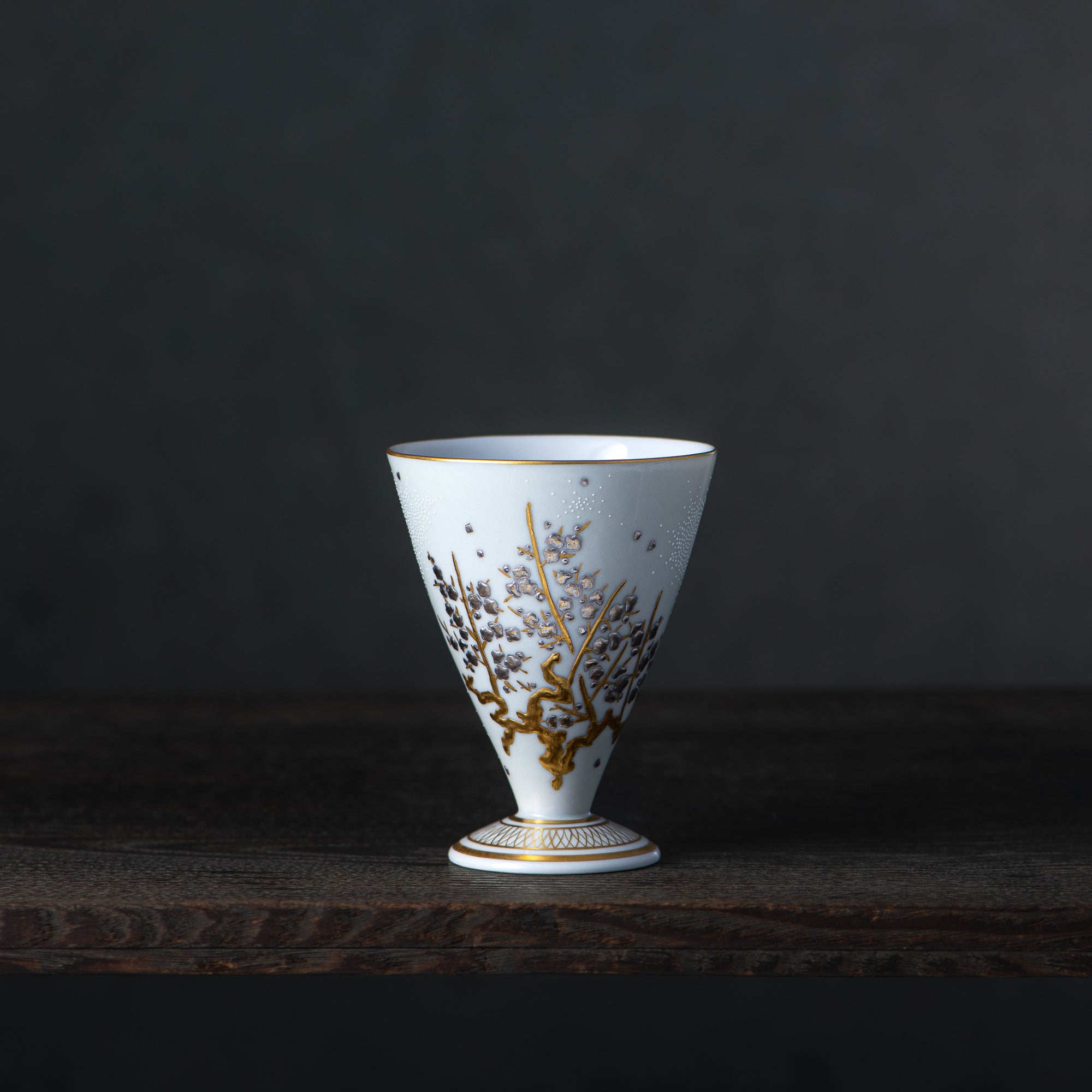 Weißer Morikin Shirochibu Pflaumenblüten-Sake-Becher