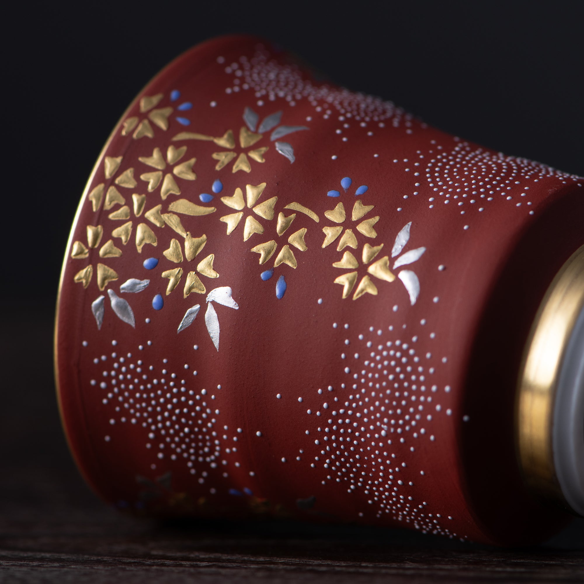 Copa de sake Morikin Shirochibu con sakura llorón rojo