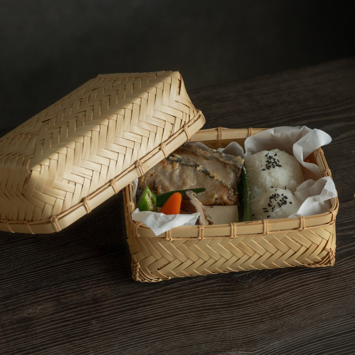 Caja bento de bambú tejida Ajiro
