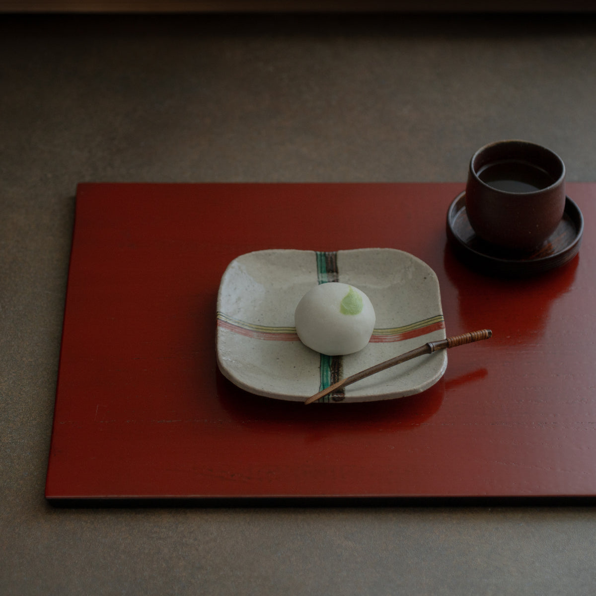 Rechteckiges Kaiseki-Platzset mit Wischlaquer-Finish