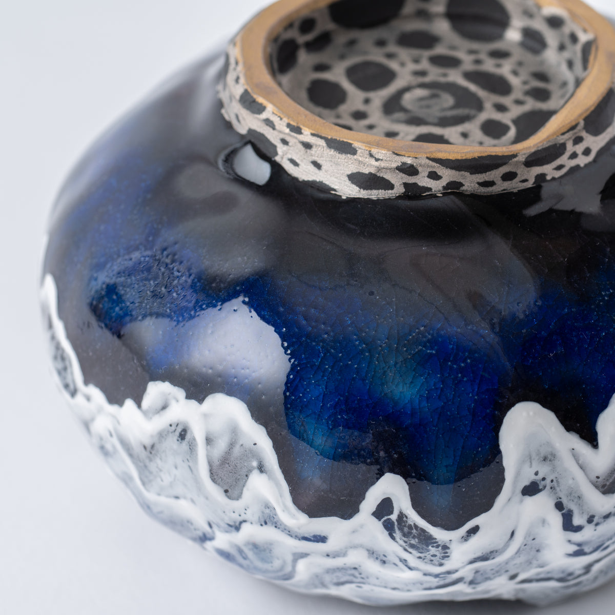 Jarrón Redondo Sazanami Cascade Azul Profundo