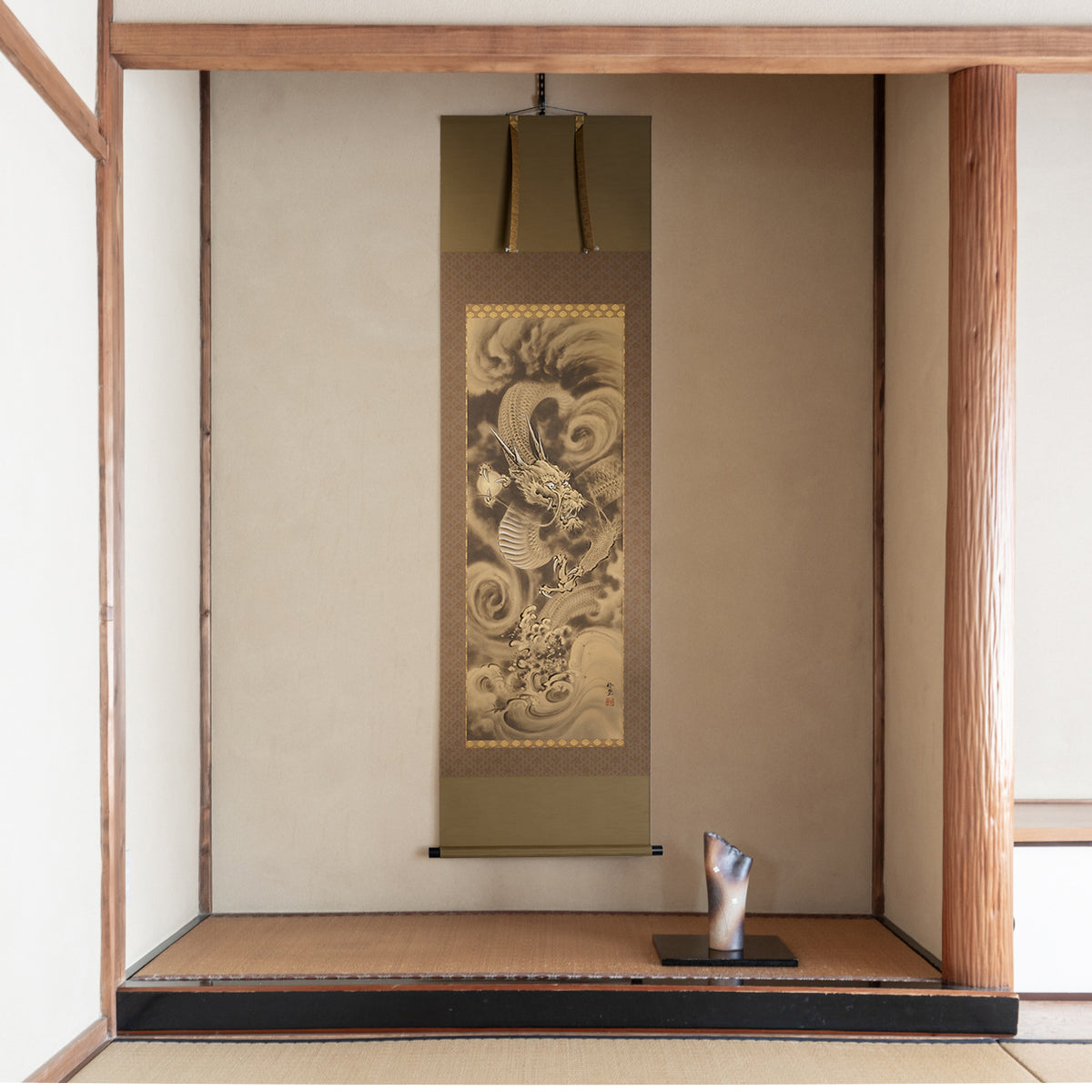 Golden Dragon Kakejiku Hanging Scroll