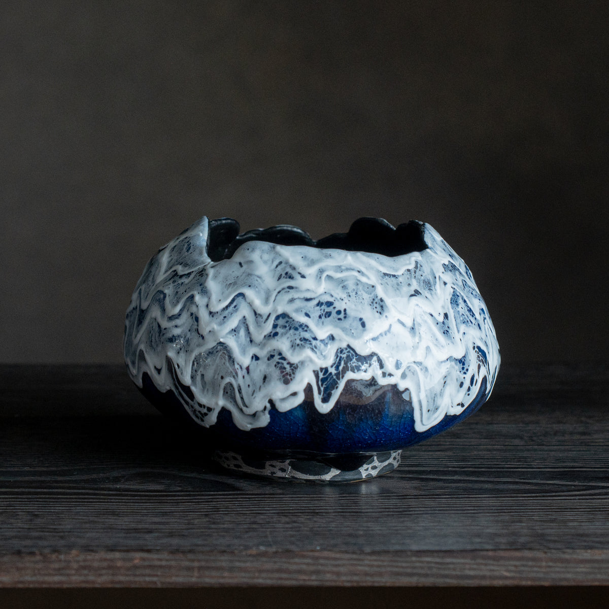 Jarrón Redondo Sazanami Cascade Azul Profundo