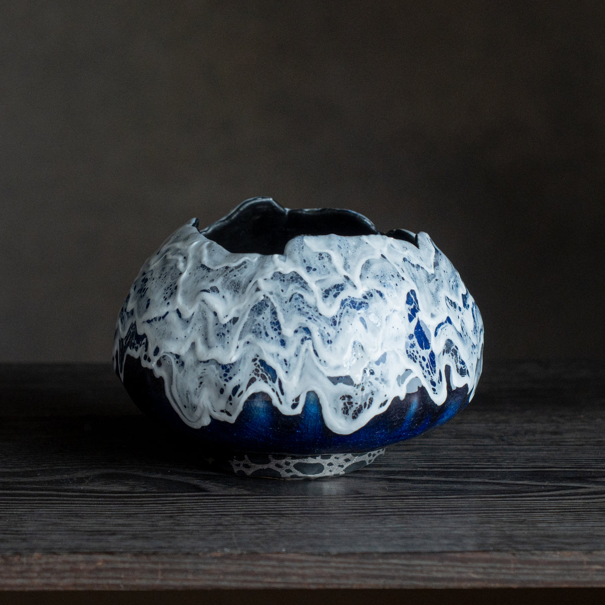 Jarrón Redondo Sazanami Cascade Azul Profundo