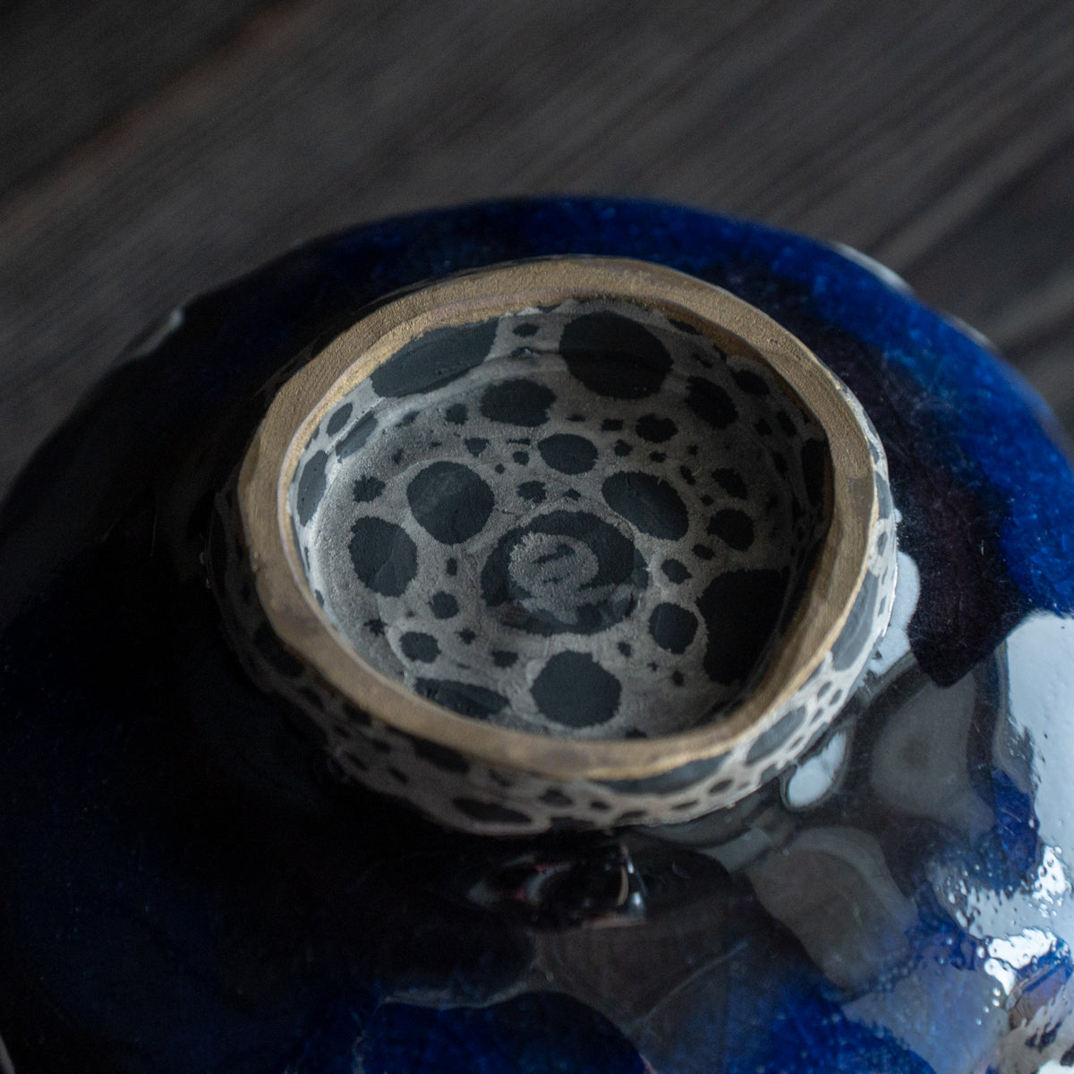 Jarrón Redondo Sazanami Cascade Azul Profundo