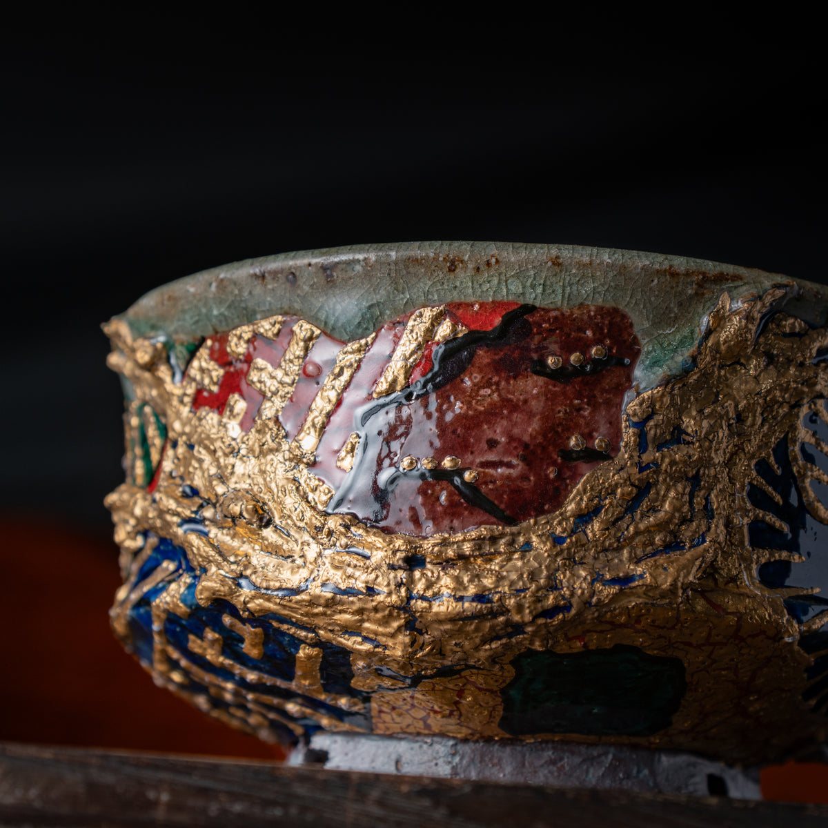 Gold Sayagata Flared Plant Pot