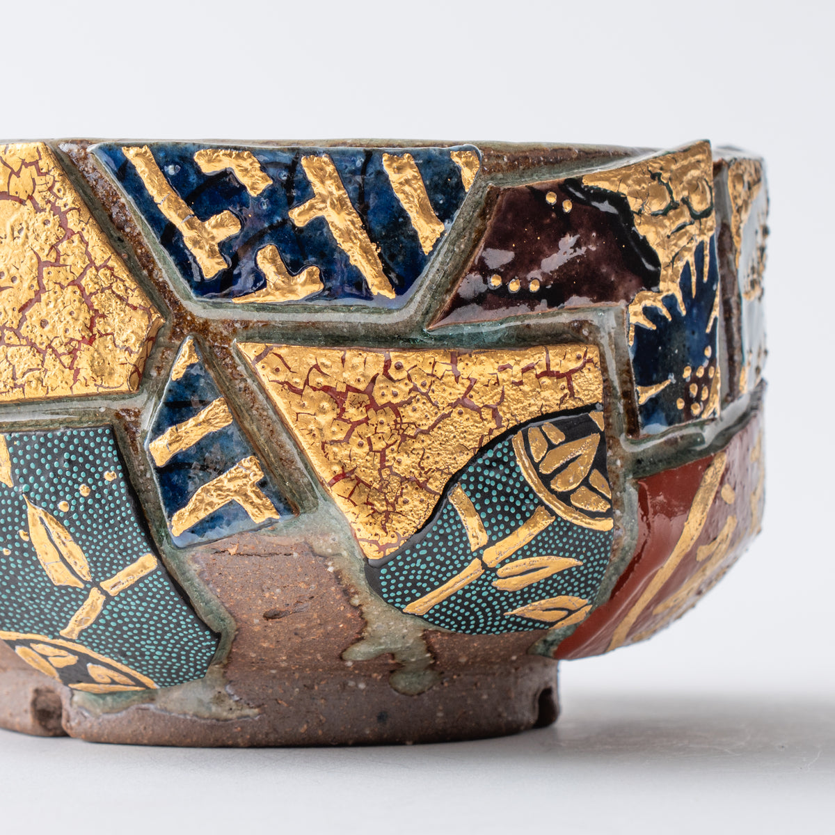 Gold Auspicious Motifs Paneled Plant Pot