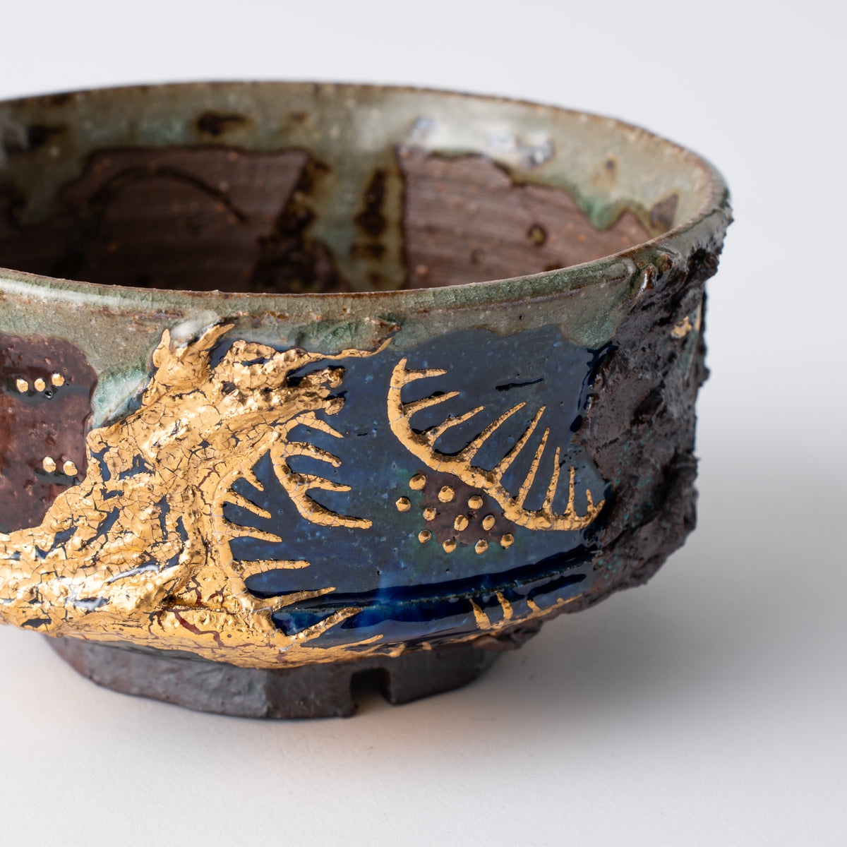 Gold Sayagata Flared Plant Pot