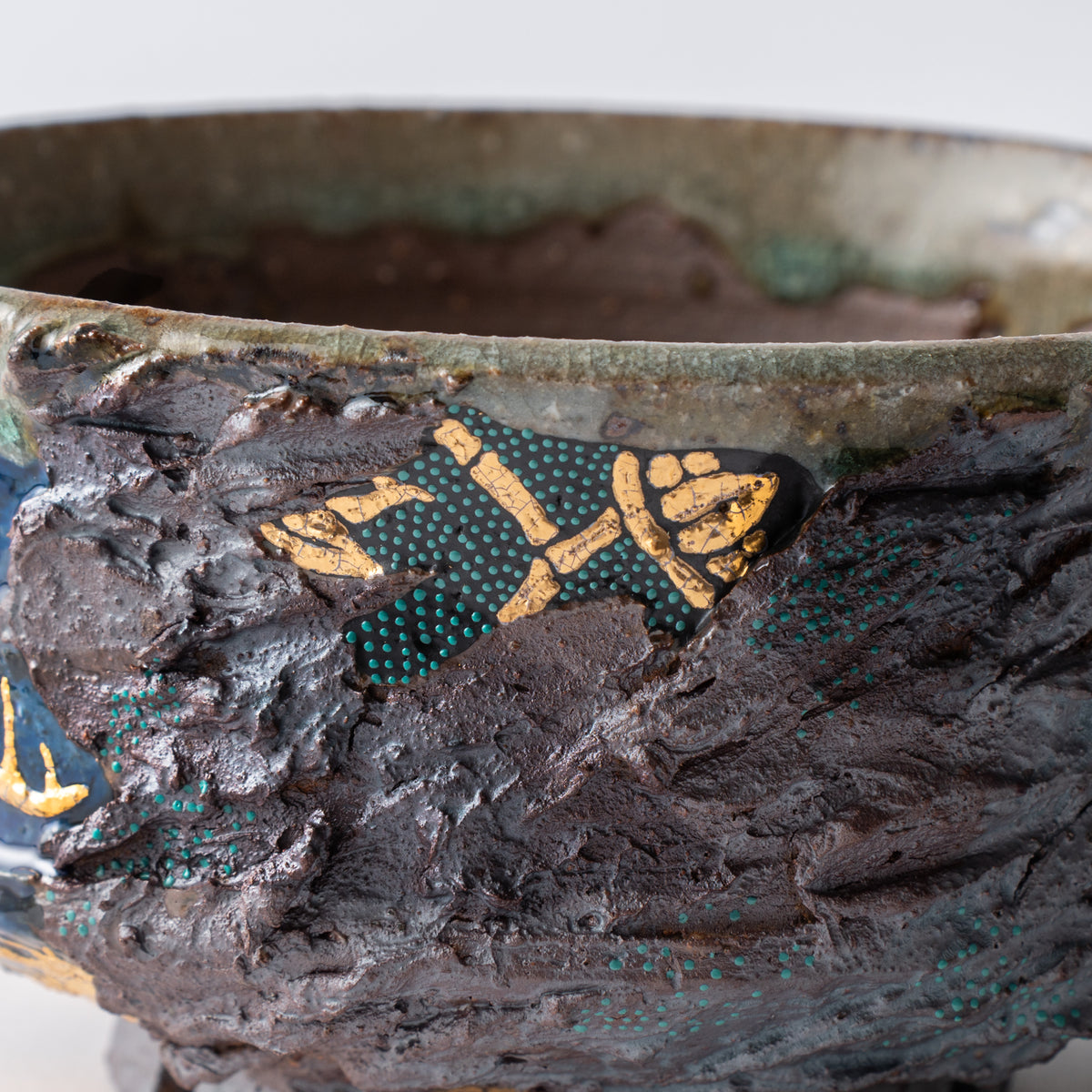 Gold Sayagata Flared Plant Pot