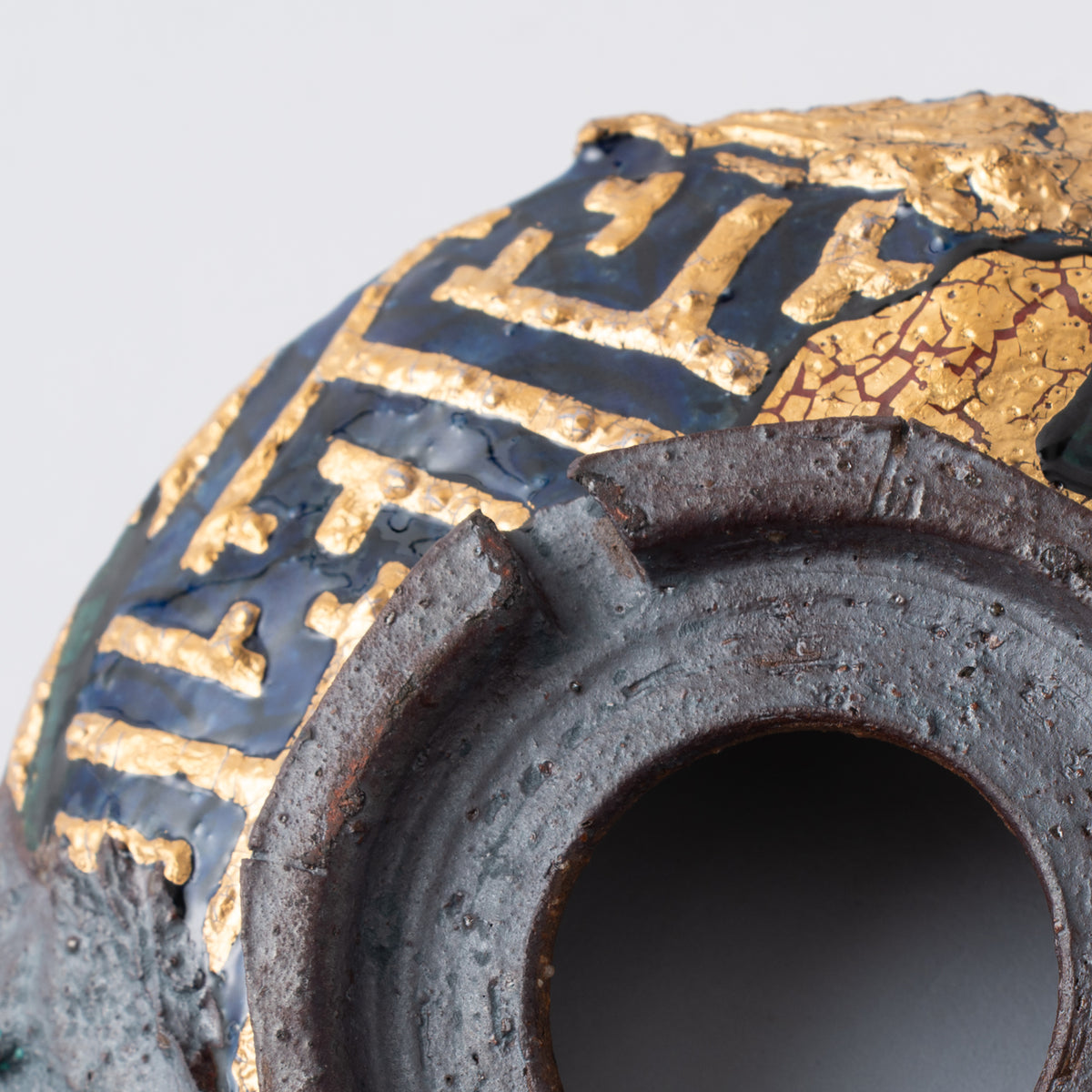 Gold Sayagata Flared Plant Pot