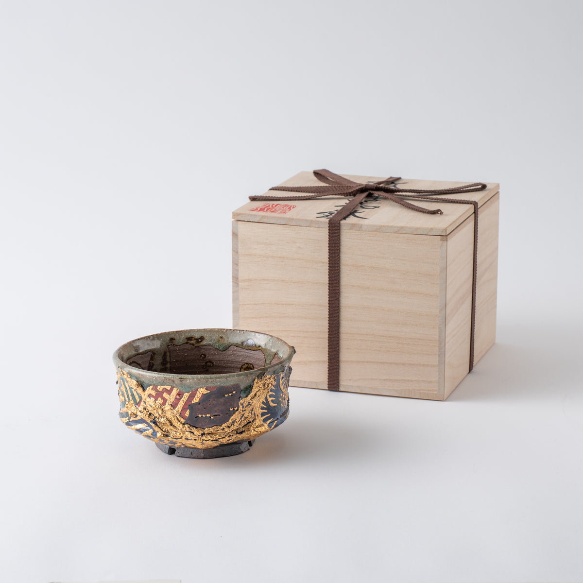 Gold Sayagata Flared Plant Pot