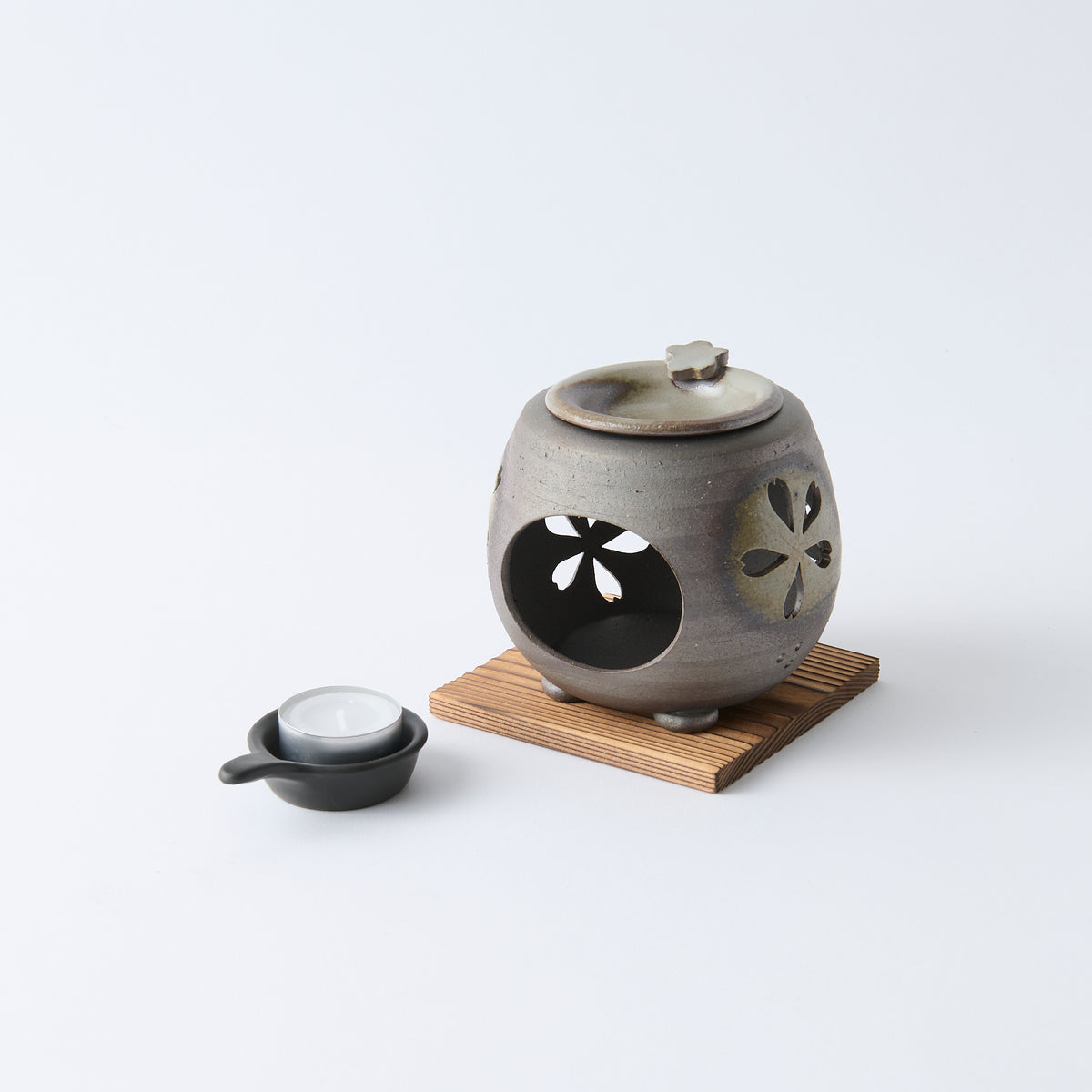 Quemador de incienso de té Chakoro tallado con flor de cerezo