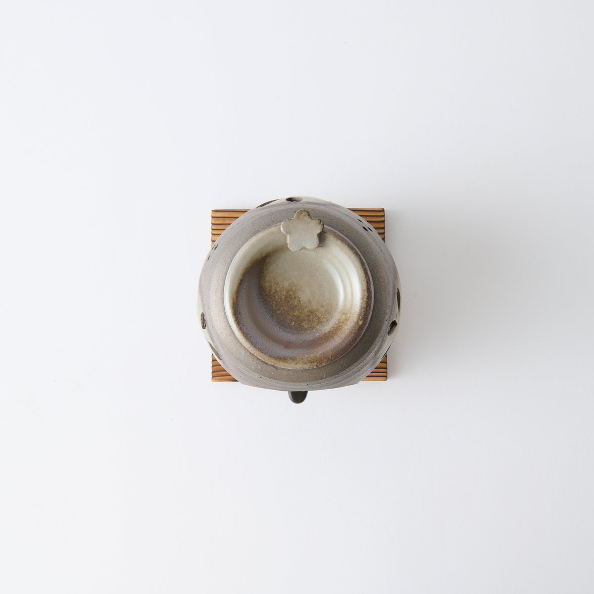 Quemador de incienso de té Chakoro tallado con flor de cerezo