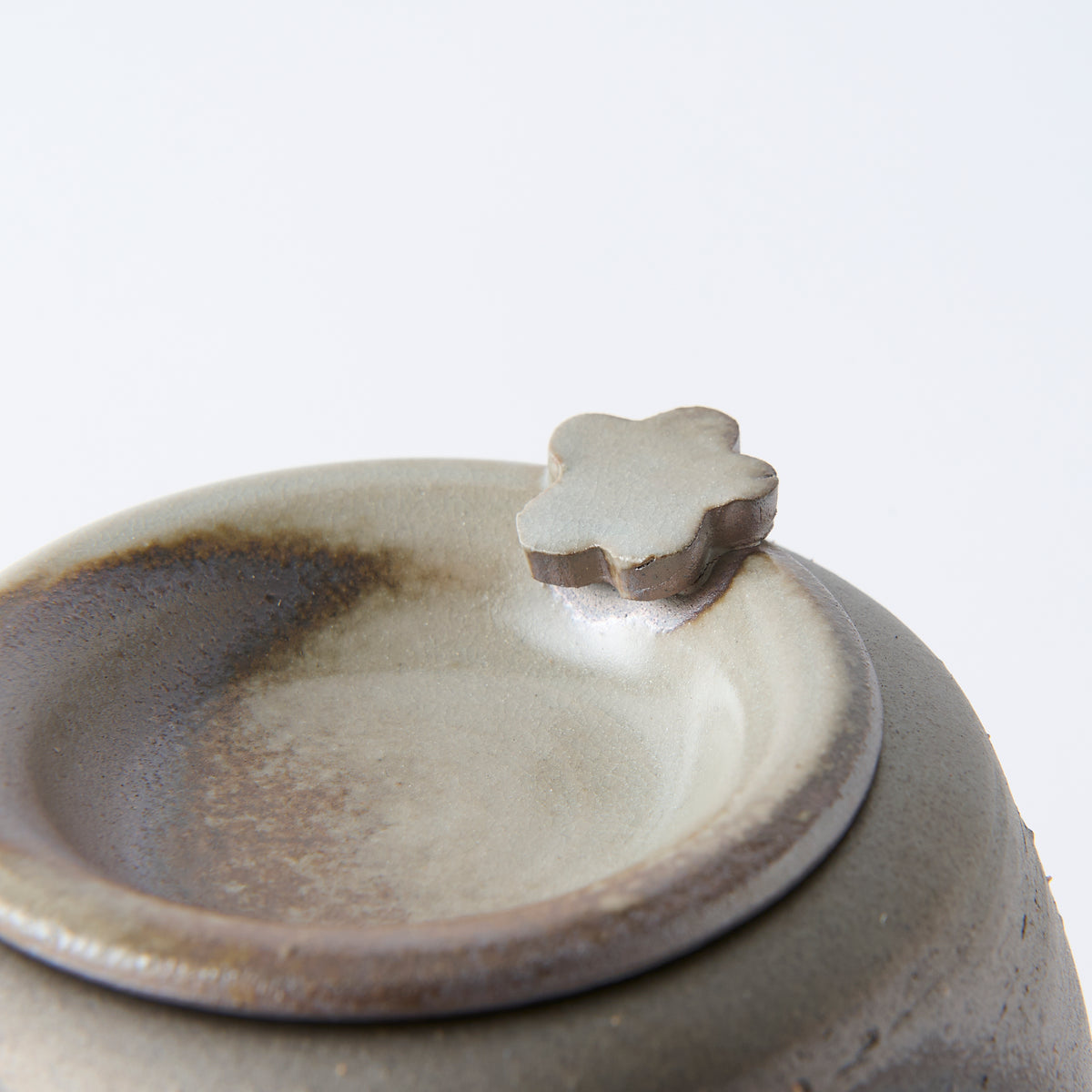 Quemador de incienso de té Chakoro tallado con flor de cerezo