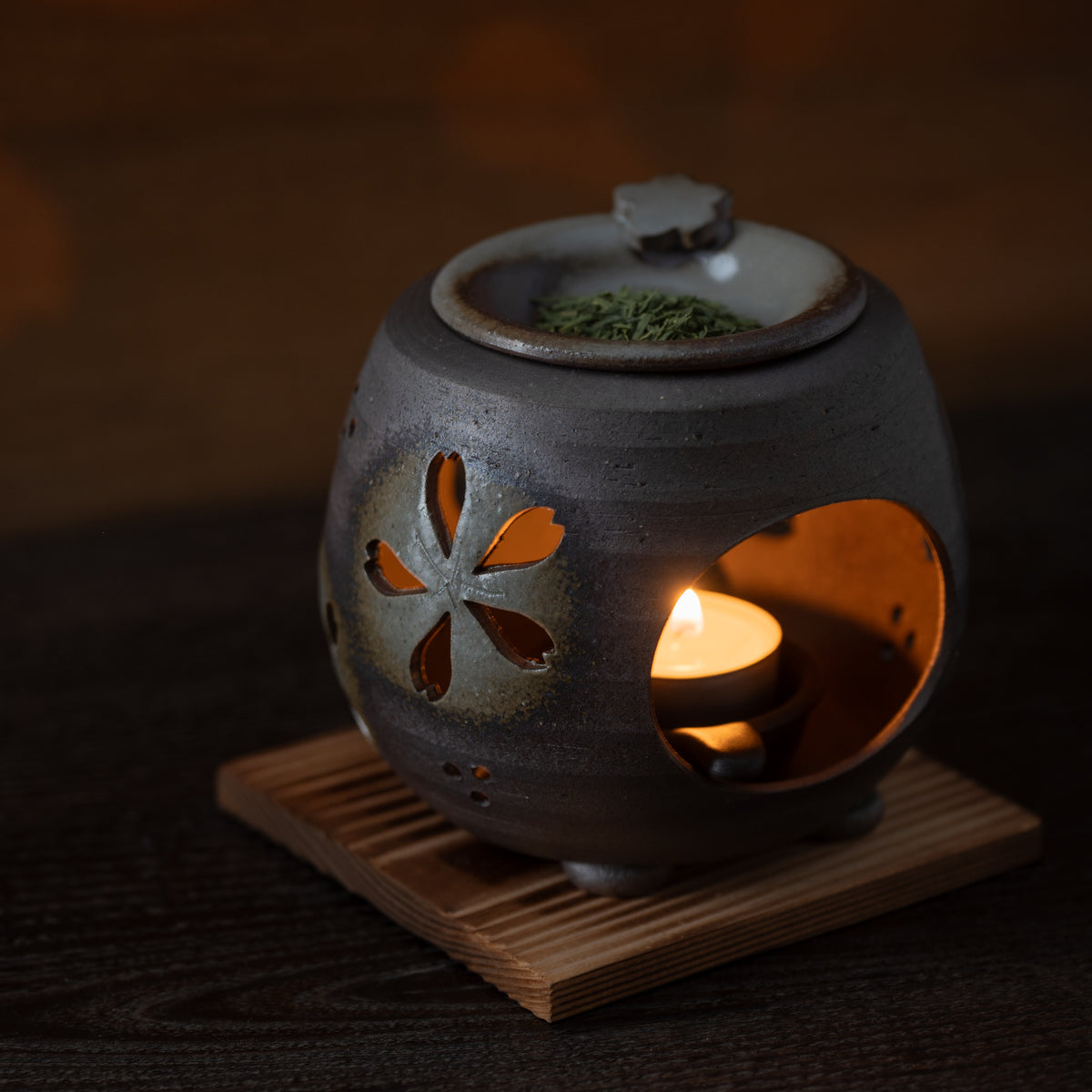 Quemador de incienso de té Chakoro tallado con flor de cerezo