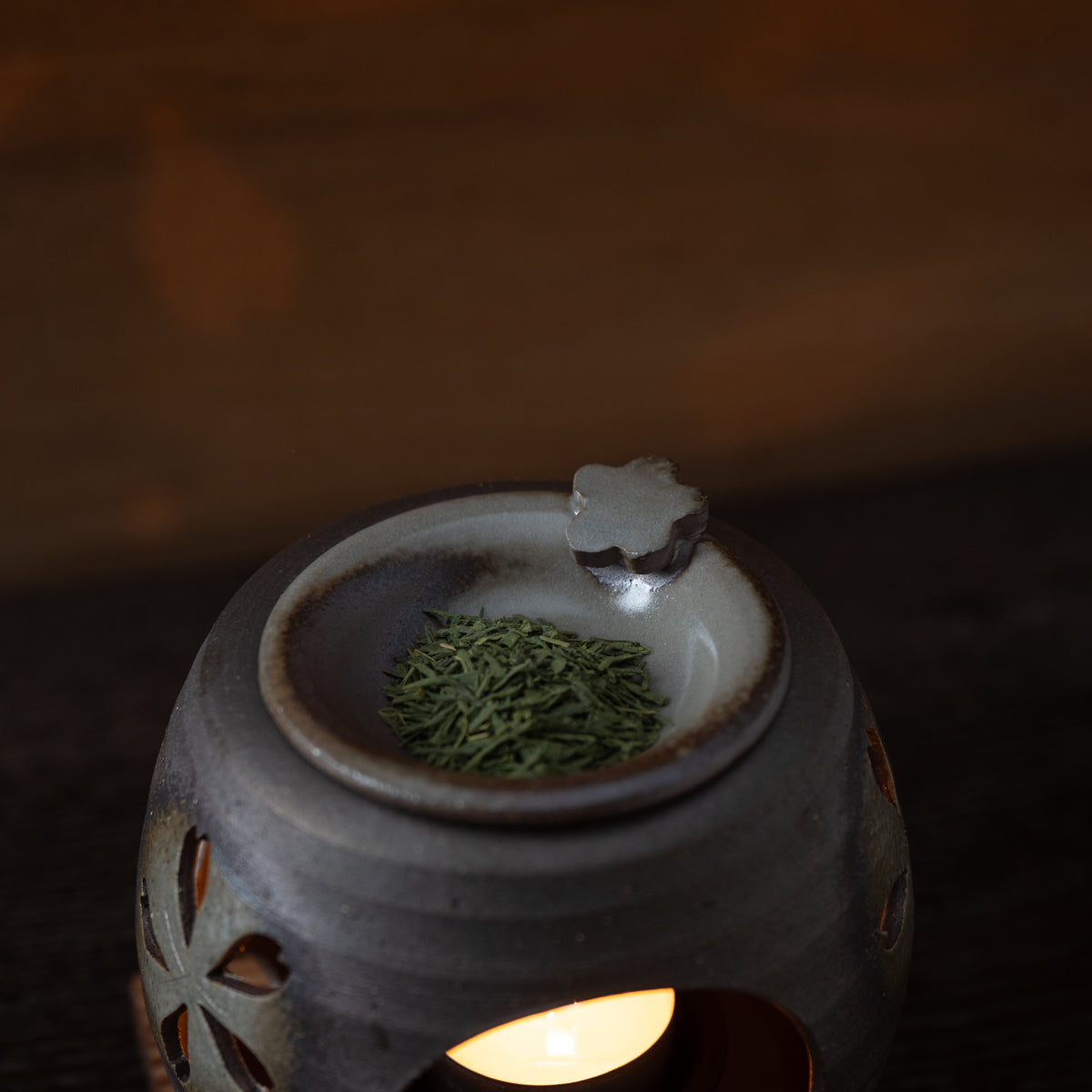 Quemador de incienso de té Chakoro tallado con flor de cerezo