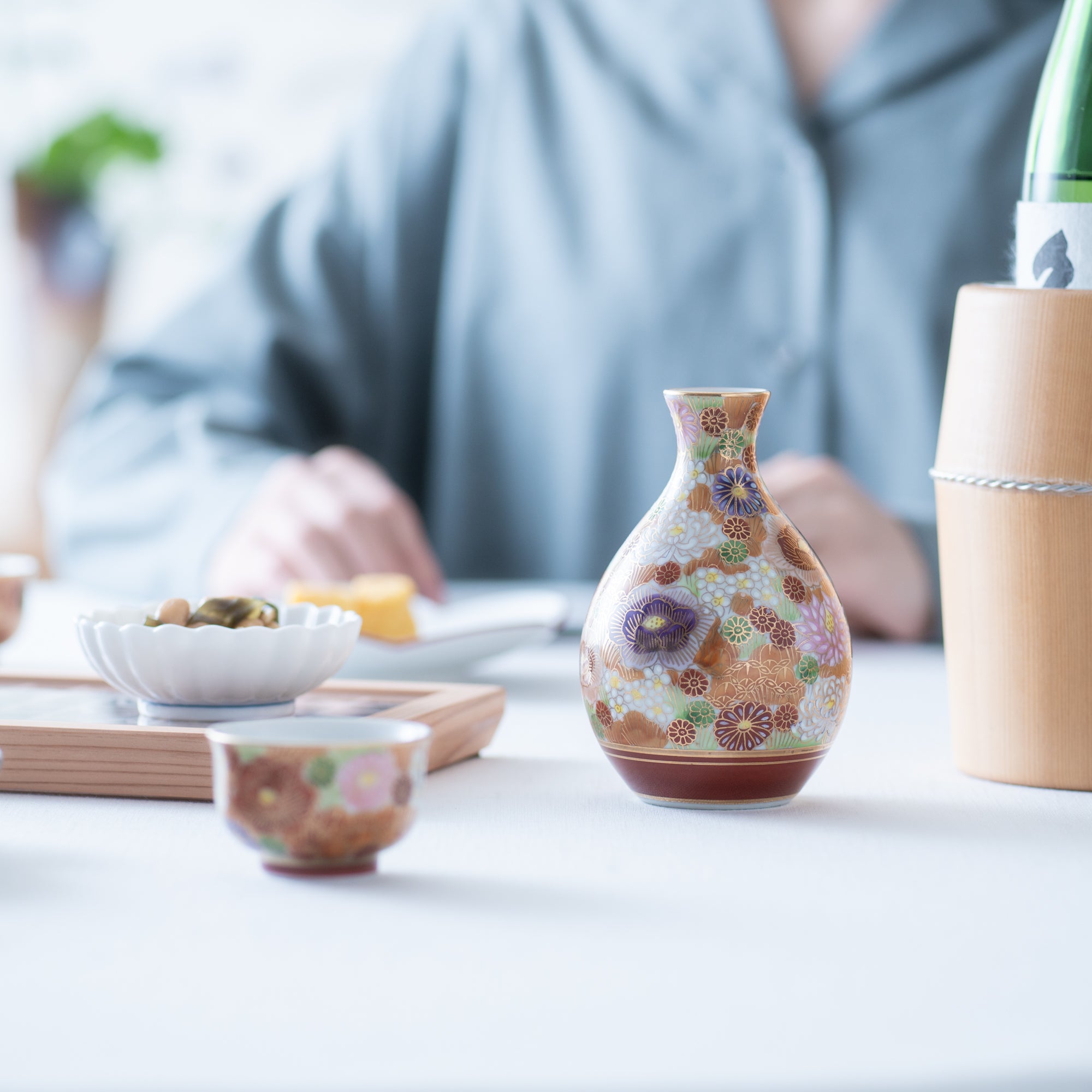 Vibrant Hanazume Sake Set