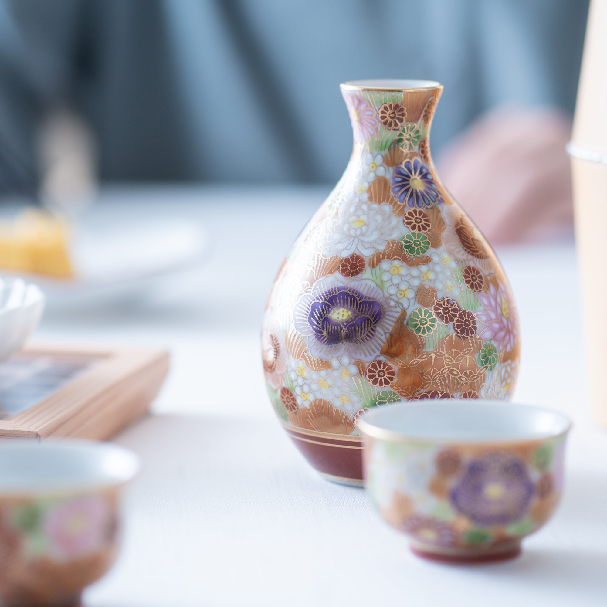 Vibrant Hanazume Sake Set