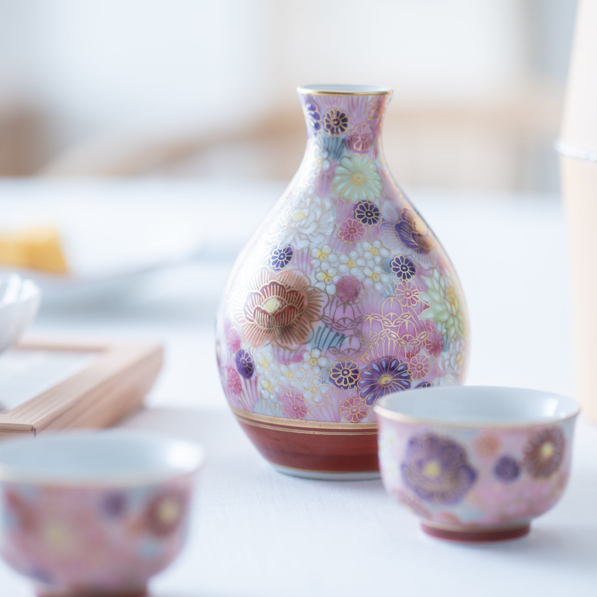 Vibrant Hanazume Sake Set