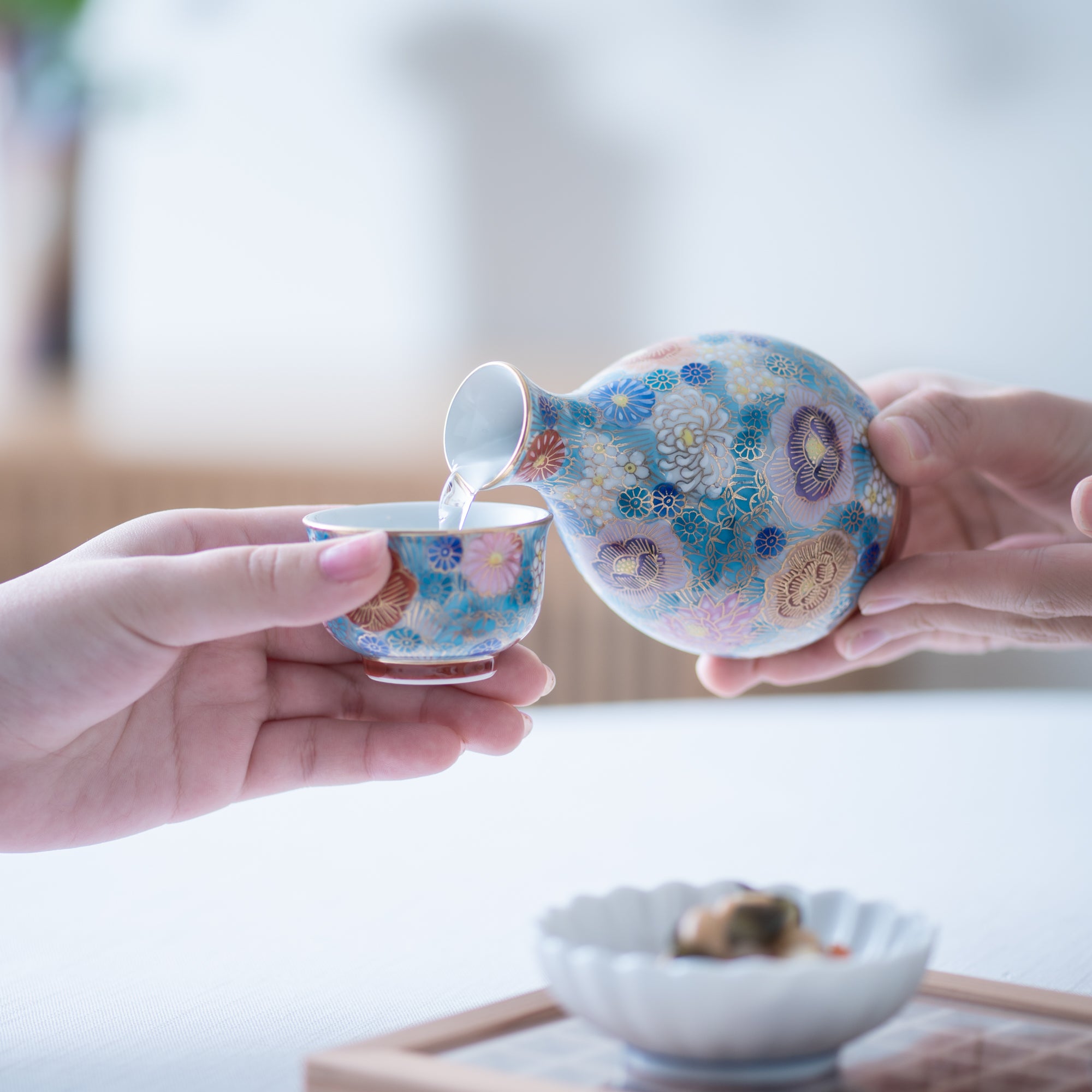 Vibrant Hanazume Sake Set