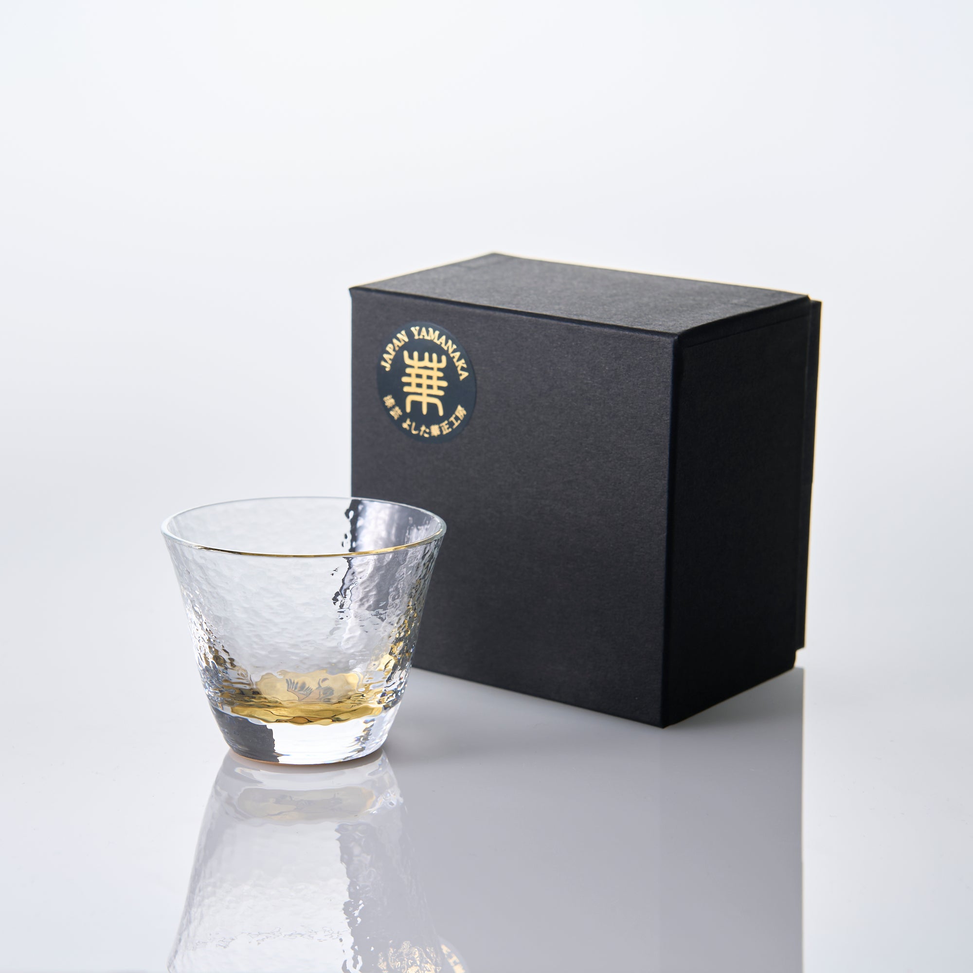 Yoshita Kasho Crane Maki-e Glass Sake Cup