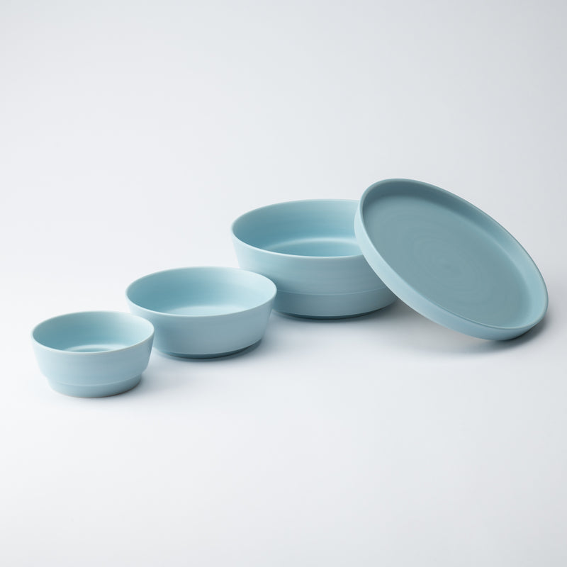 Arita Porcelain Lab Hydrangea Blue Conic Modern Jubako Bento Box