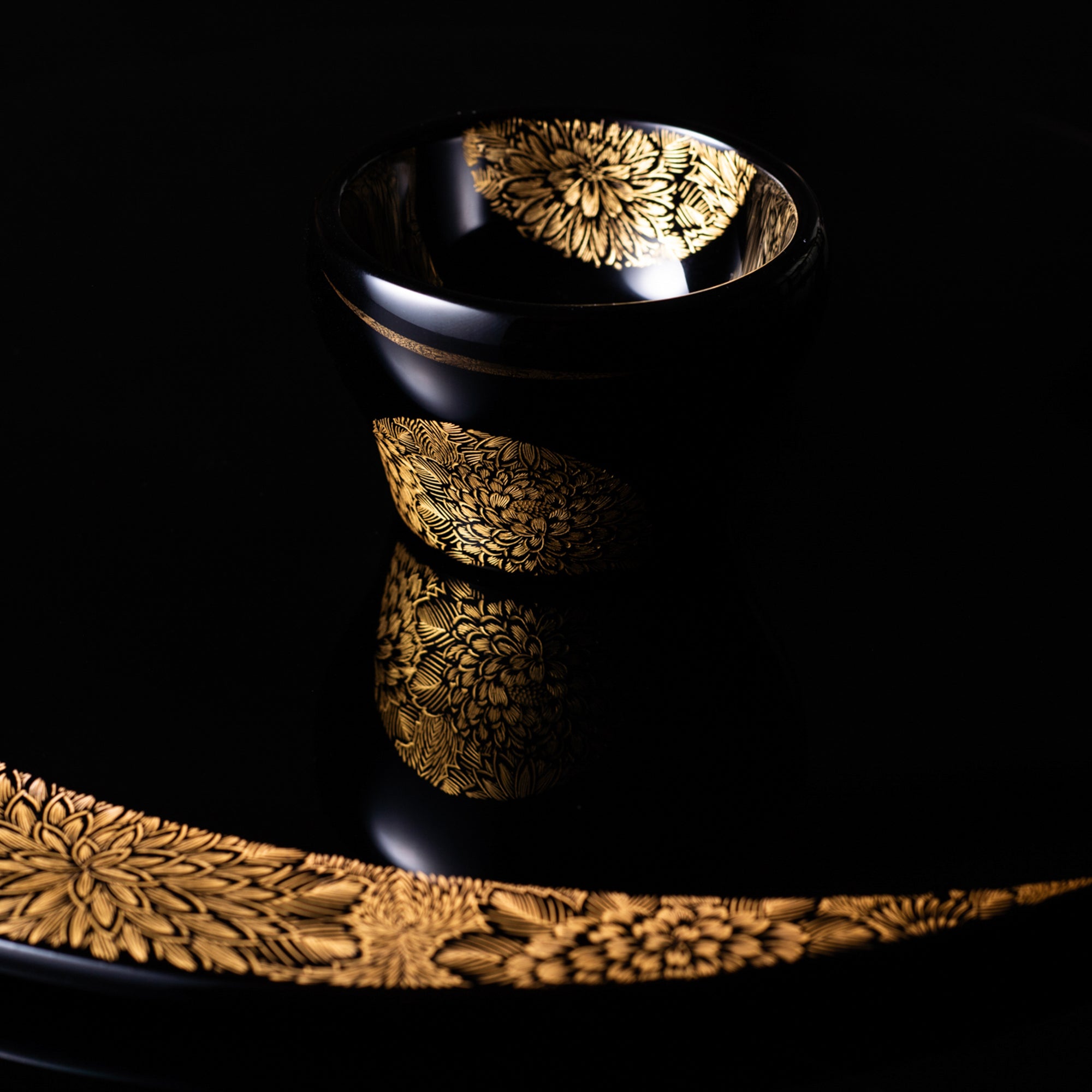 Moon and Chrysanthemum Sake Set