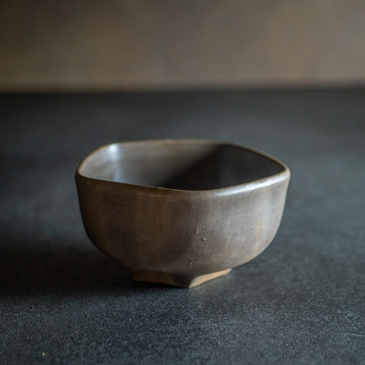 Ao-Bizen Five-Sided Matcha Bowl