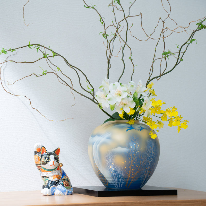 Gold Leaf and Trees Kutani Ware Flower Vase | MUSUBI KILN 